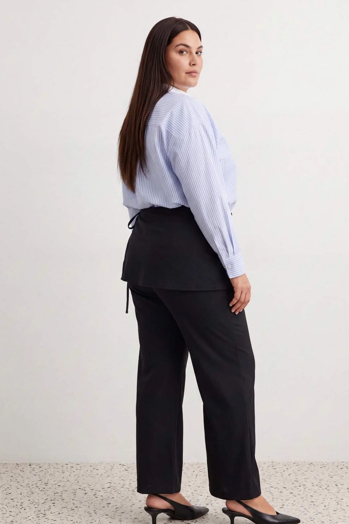 Pantalone TBBAW27AR00007 - crna [djesi-src-8d1d9d7d22014b658114c2995bf94952db92193be197fff1958439bc04c19afd]