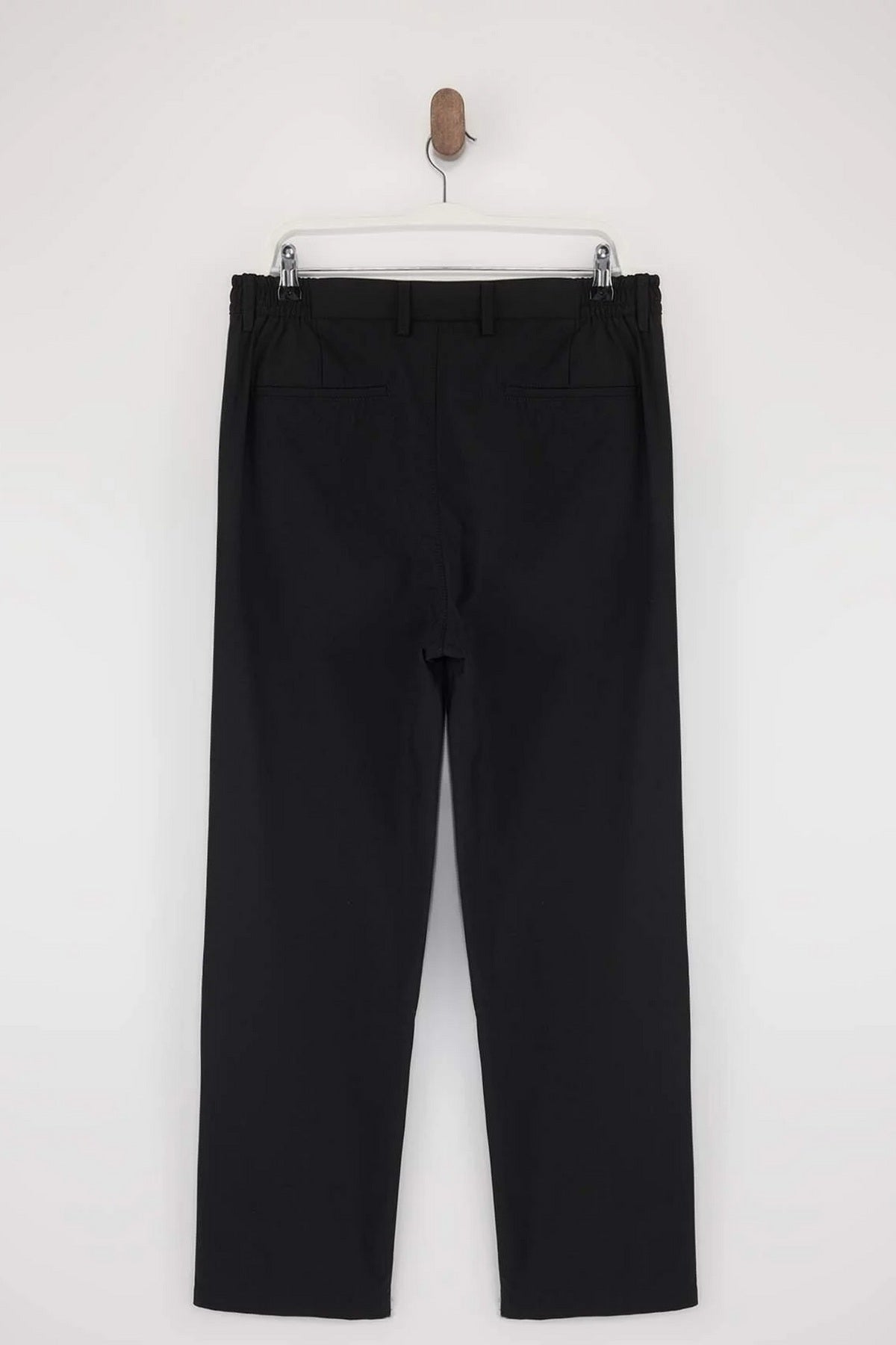 Pantalone TMNSS26PL00021 - crna [djesi-src-72173b66f13cb9a103f9f7372e4c79c23be9178987510747d7eb926b006b87c0]