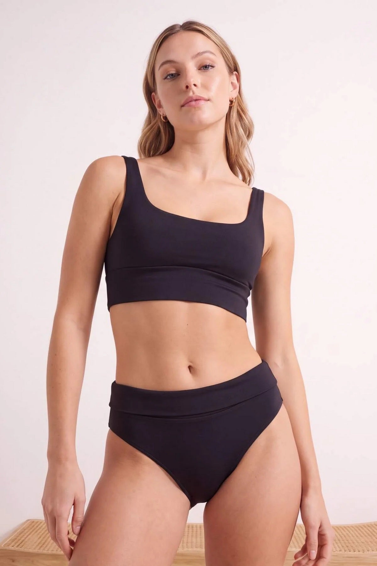 Donji dio bikinija TBESS26BA00019 - crna [djesi-src-75a243bdddb939fe8ae6f90db82fcf7476abe4e441d6f7eab211c5eb462ac1c2]