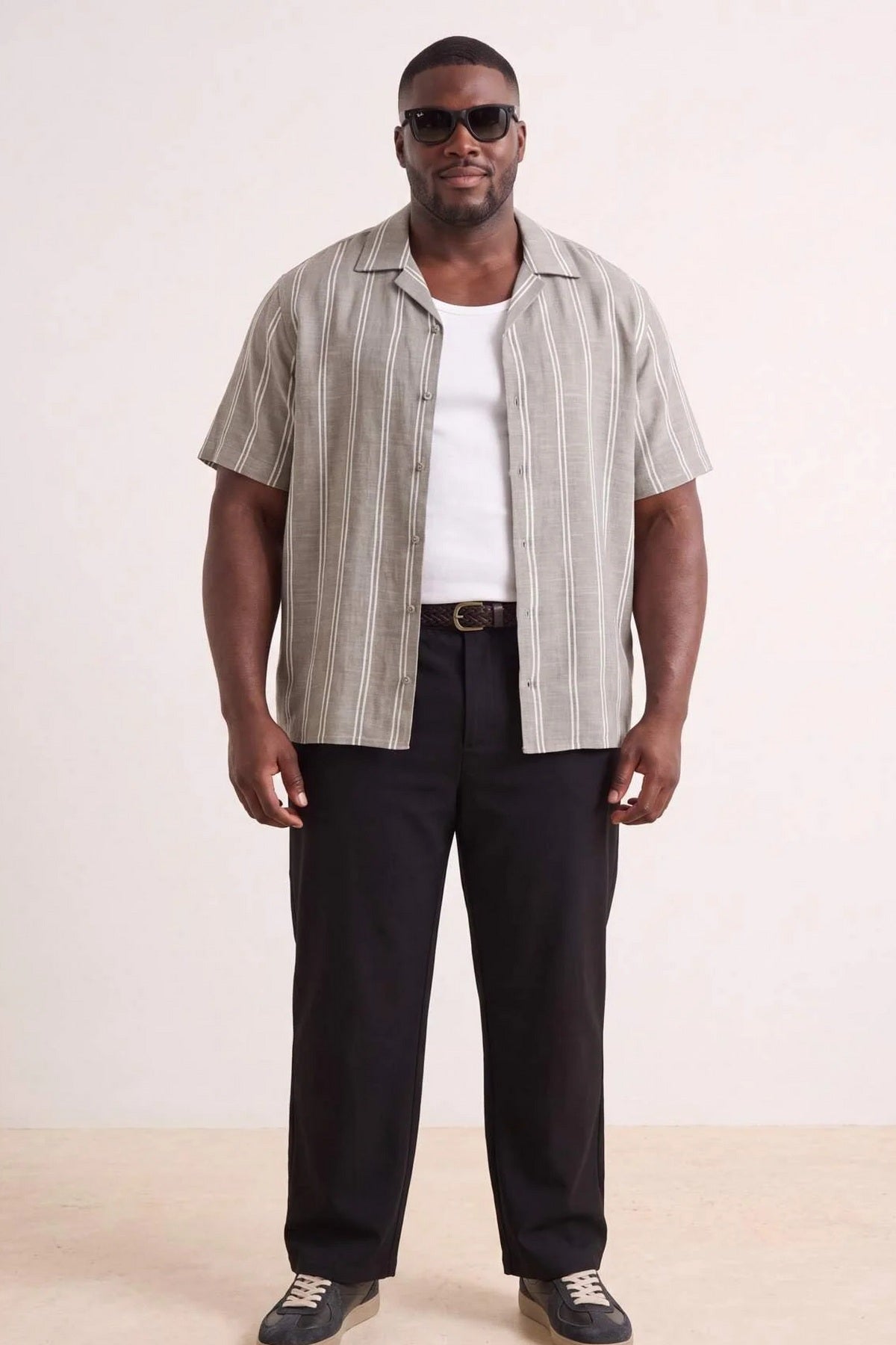 Pantalone TMNSS25AR00003 - crna [djesi-src-f004e748977508ce54e60a832eb06844a63de02b9c77576ea3465ce465639c84]