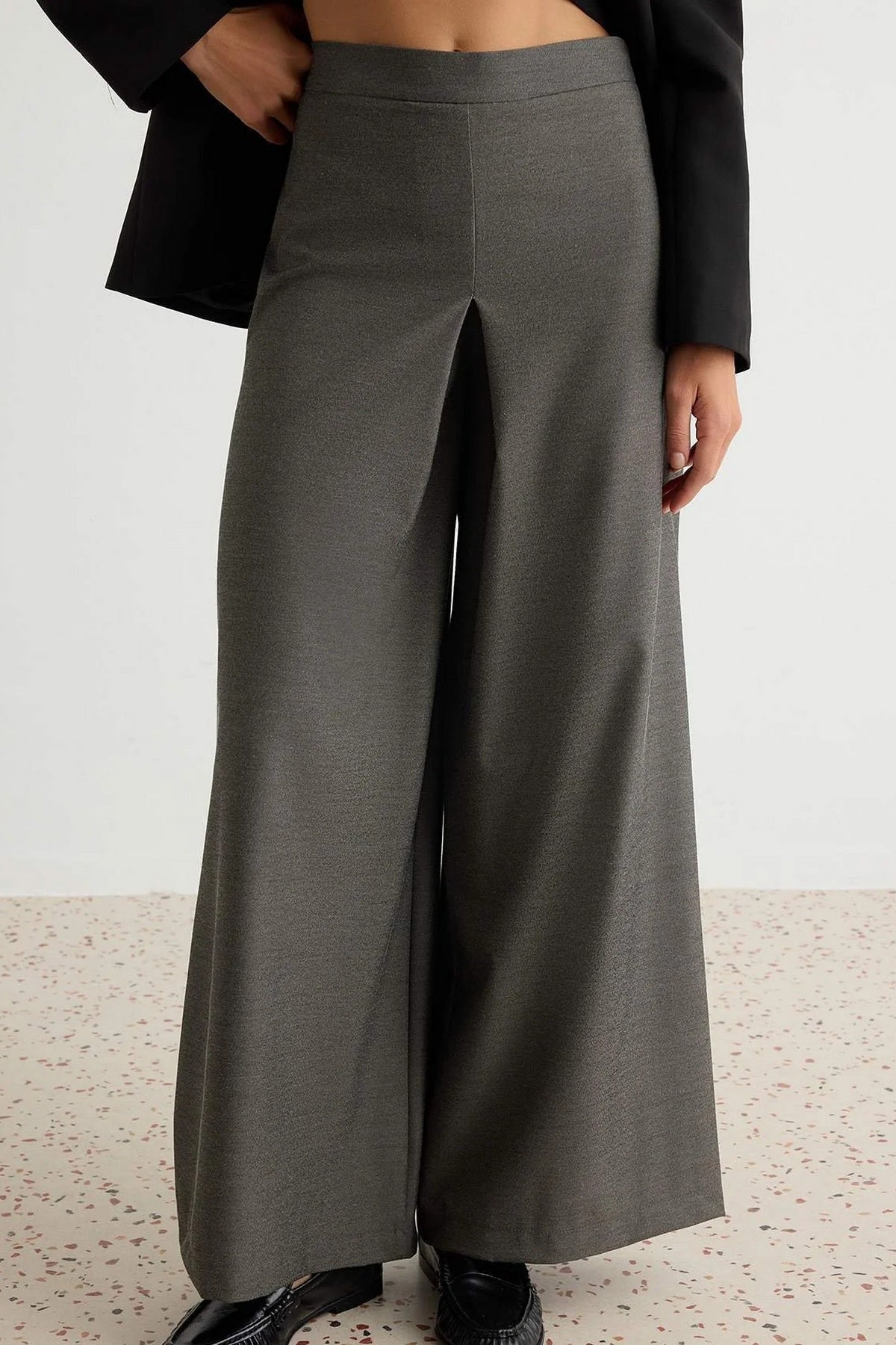 Pantalone TWOAW27PL00089 - siva [djesi-src-852c0f3eeaa5c941cee1042f6903519be9e8b4ea9e589fd729f570436cda71f4]