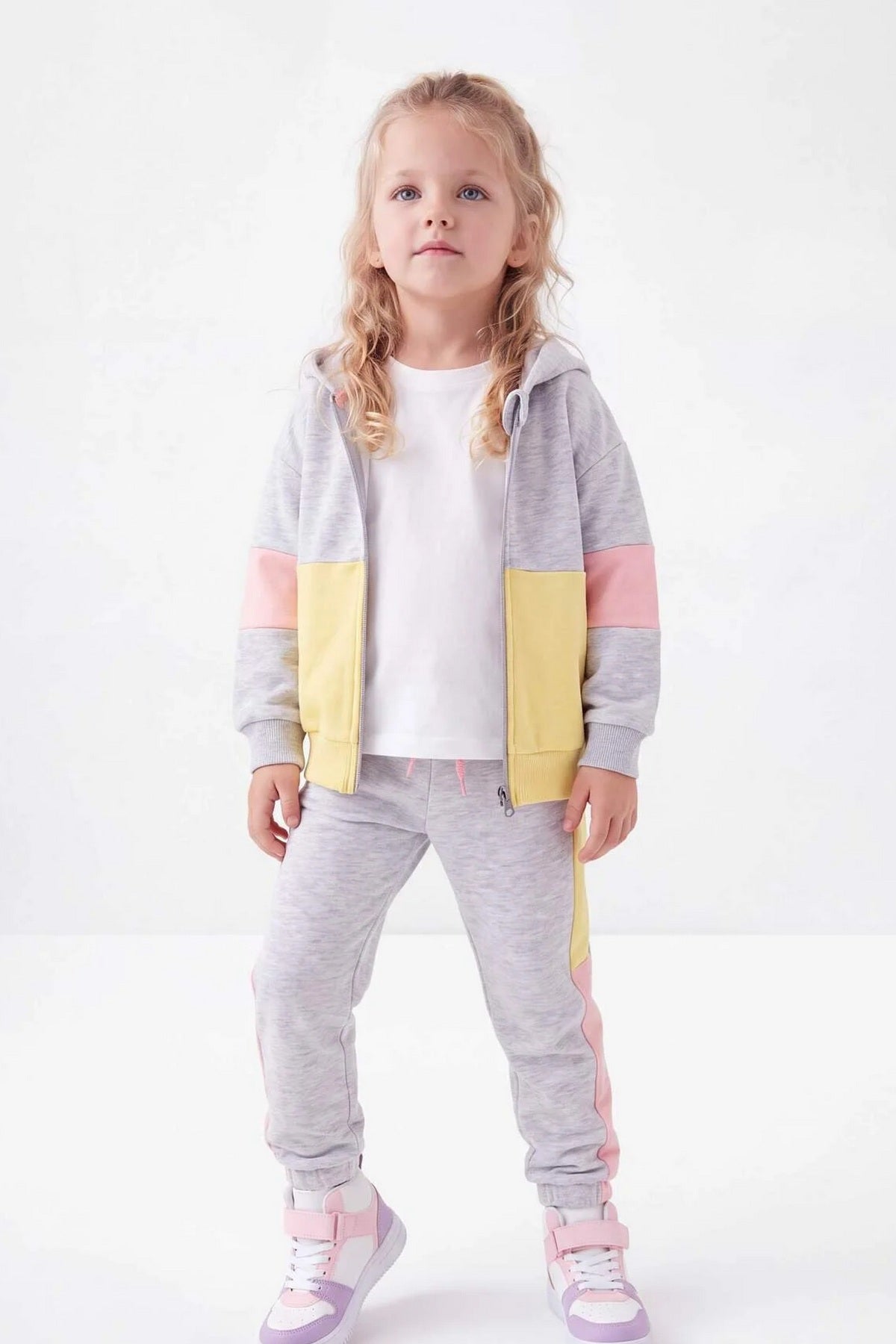 Komplet TKDAW27AU00062 - siva [djesi-src-b83441db33978b8886c2d72fd6413c3a0dd63a6557a8855cc57b0adc58fbe427]
