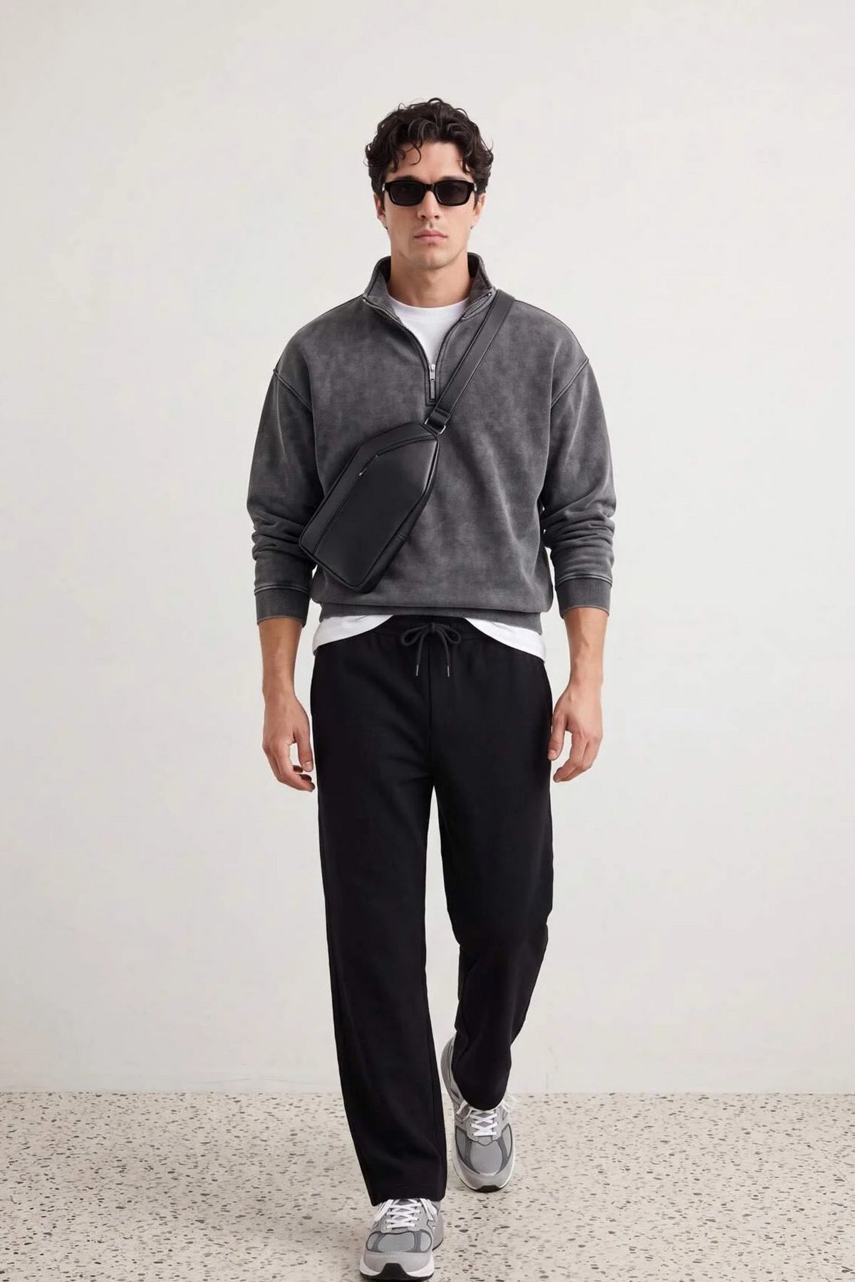 Pantalone TMNAW27PL00008 - crna [djesi-src-ffae2a819d584fc617f8759c6f085cae8e233f572cd3a1c2089af607be45a597]