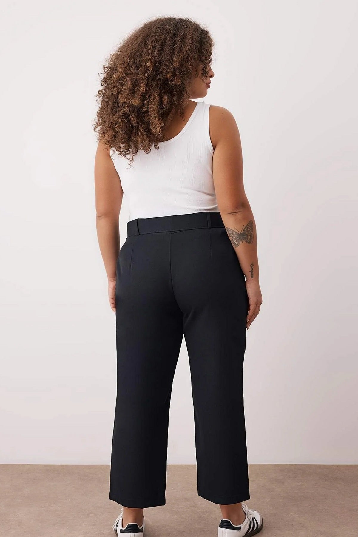 Pantalone TBBAW26AR00020 - crna [djesi-src-736f479818f268d96b719b9b7c1028060aca808cb473b7d10b1bab6939c146d9]