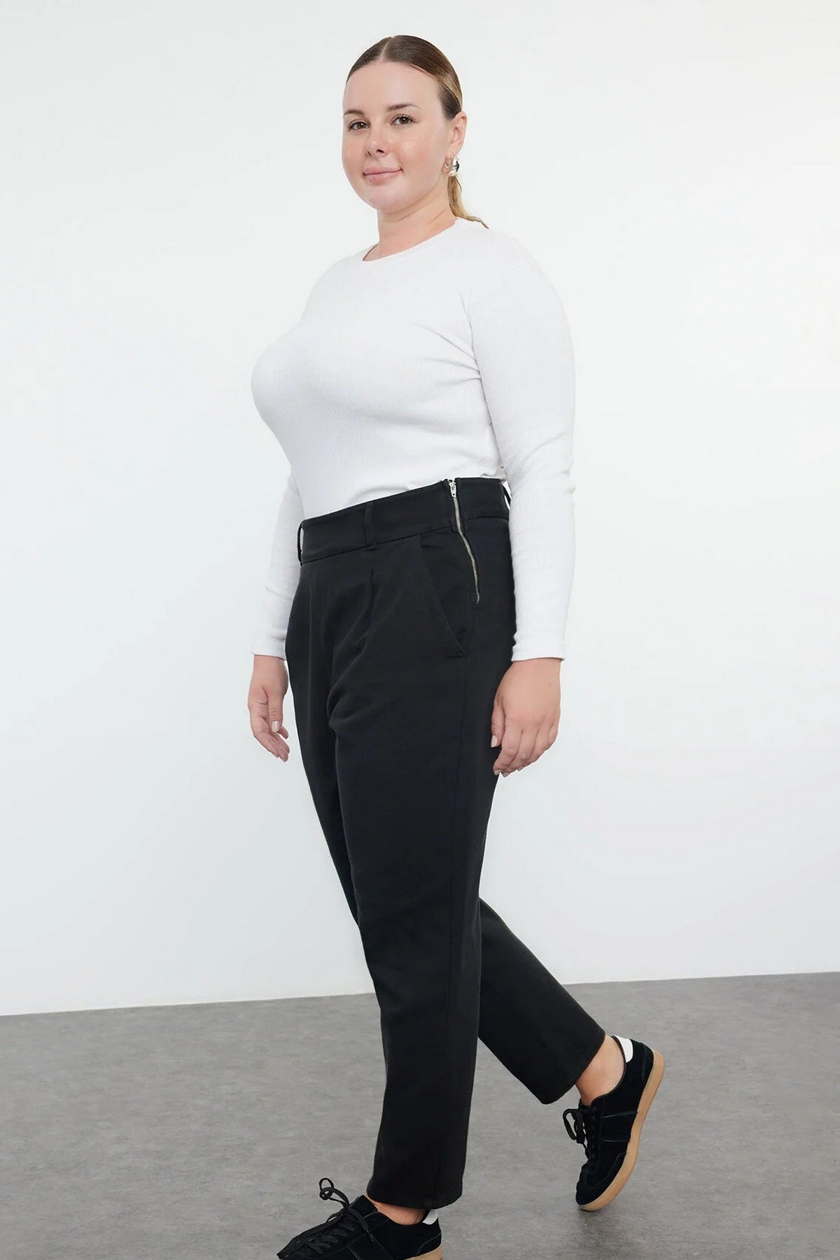 Jeans TBBAW25CJ00002 - crna [djesi-src-6c099b60789ea67f50d6d0894183e356f36aff4ab6b655c47416037807370365]