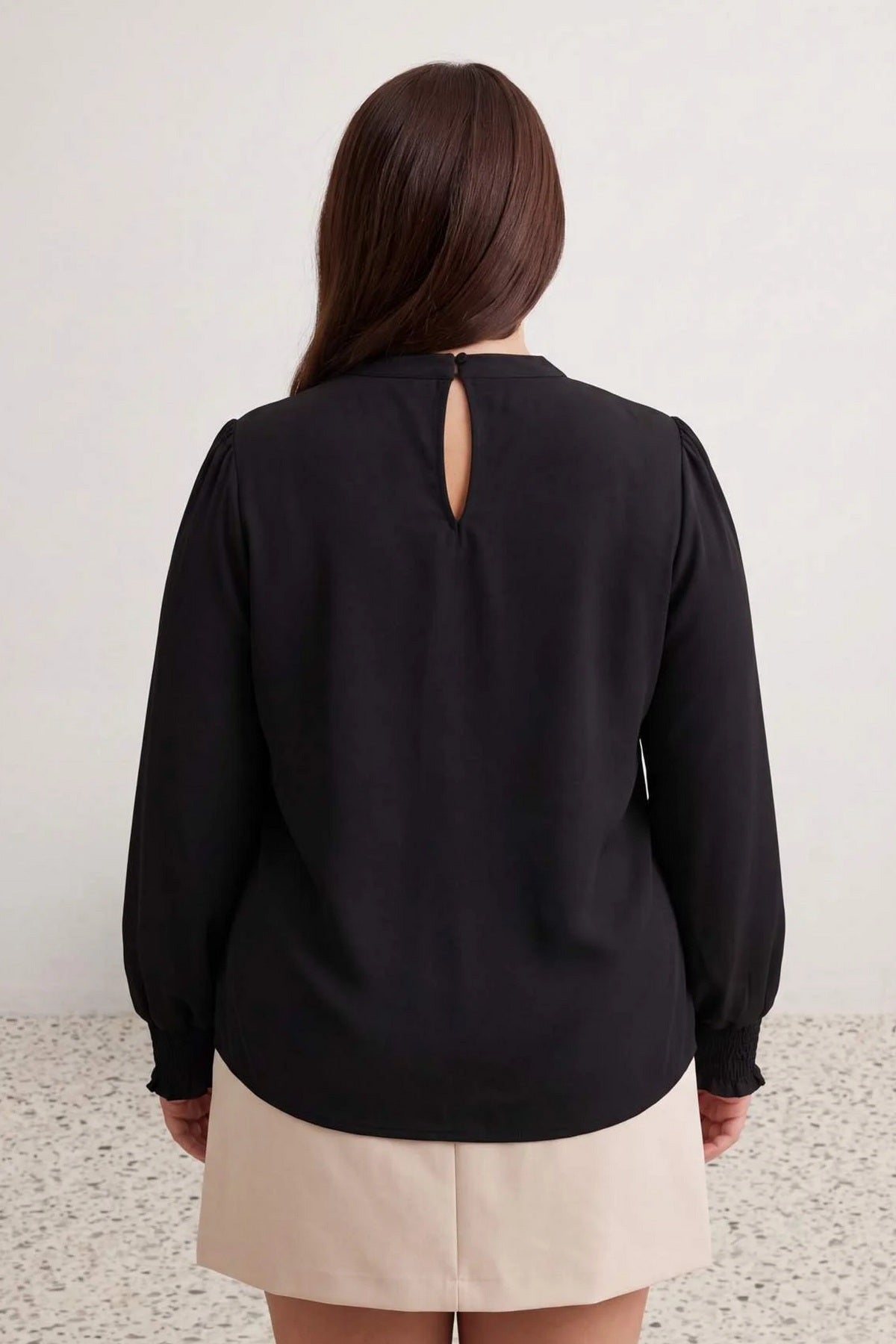 Bluza TBBAW27AF00032 - crna [djesi-src-f4ee8aaabae2d3563ea73d02a876436e7078b93ef7144983379db1e647cbc2bc]