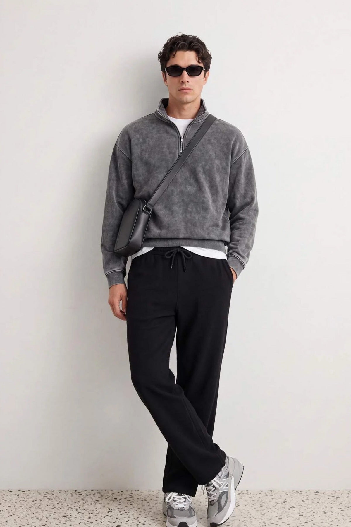Pantalone TMNAW27PL00008 - crna [djesi-src-d5ed6eee426eac0dfe3c350bf07059a8e50e844be93196a4a28f72da0d055ae9]