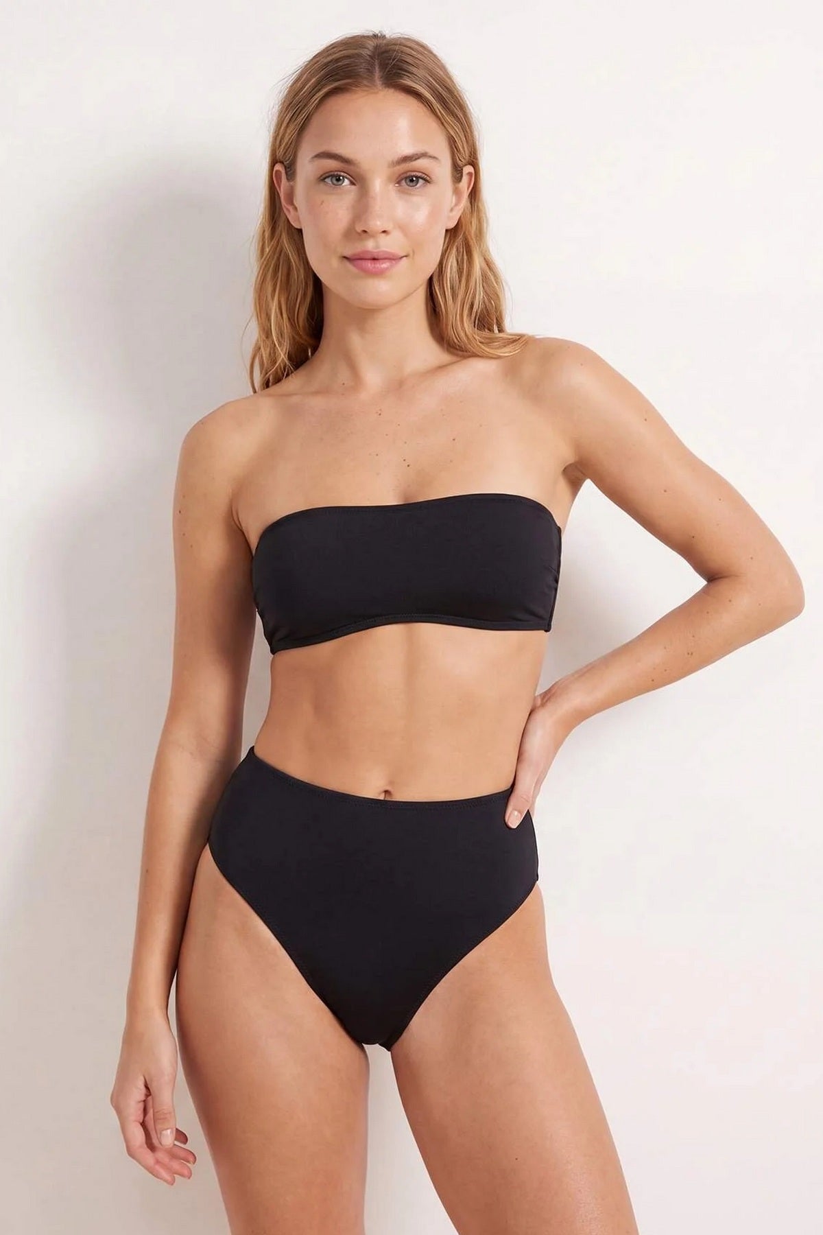 Donji dio bikinija TBESS26BA00022 - crna [djesi-src-de7e2eaba2c1e448757b7e3f68b05c333671a3700abfcaab96c56e0167afc056]