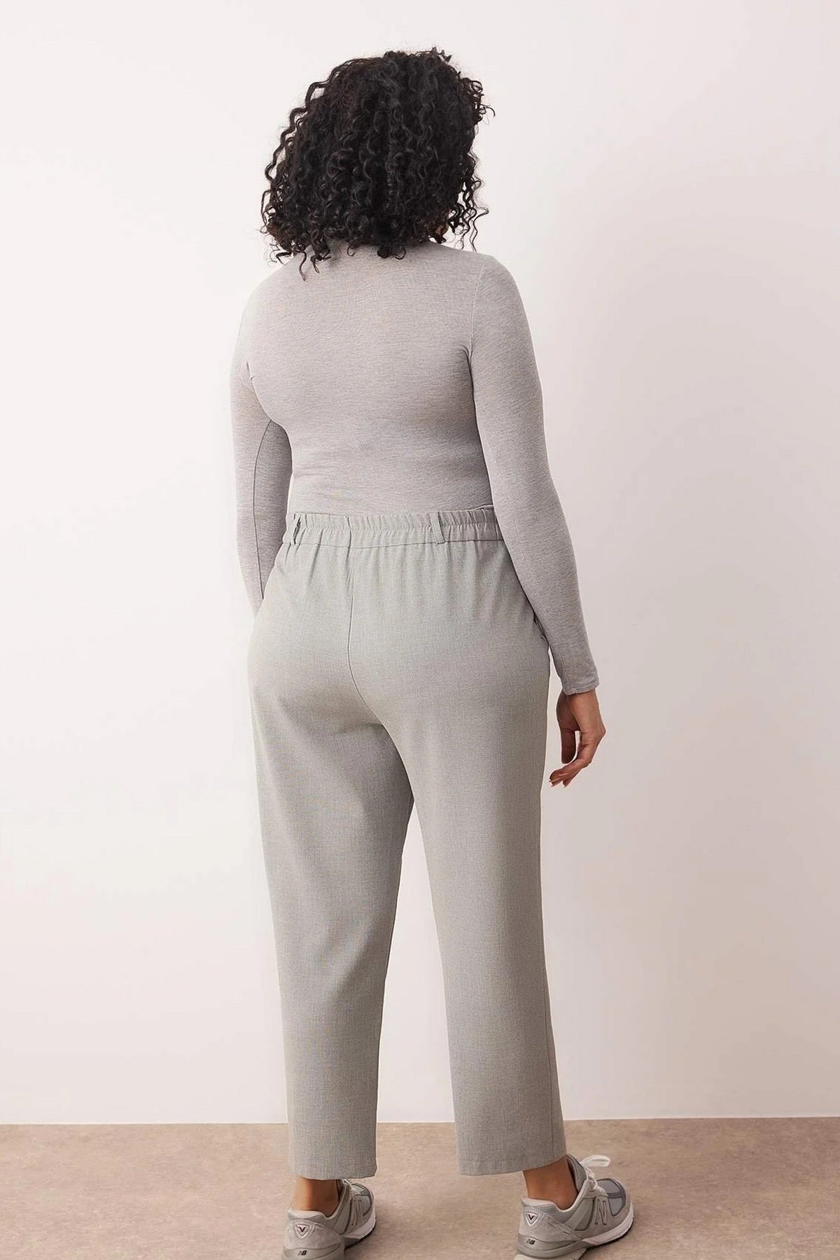 Pantalone TBBAW26AR00012 - siva [djesi-src-20408bc23b74f44246d3e704c8768c5105ac46ffbd18f84ab6f0eed49001dee7]