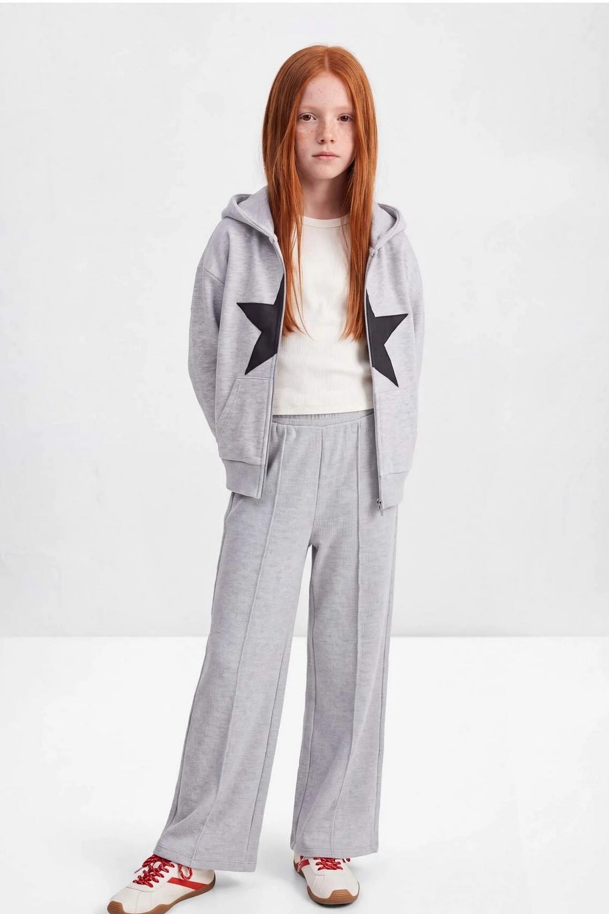 Pantalone TKDAW27PL00007 - siva [djesi-src-f440c0fe625ca766a54b6c03560415be08f6184f0dc0236bcaaf44c9d34ebfe3]