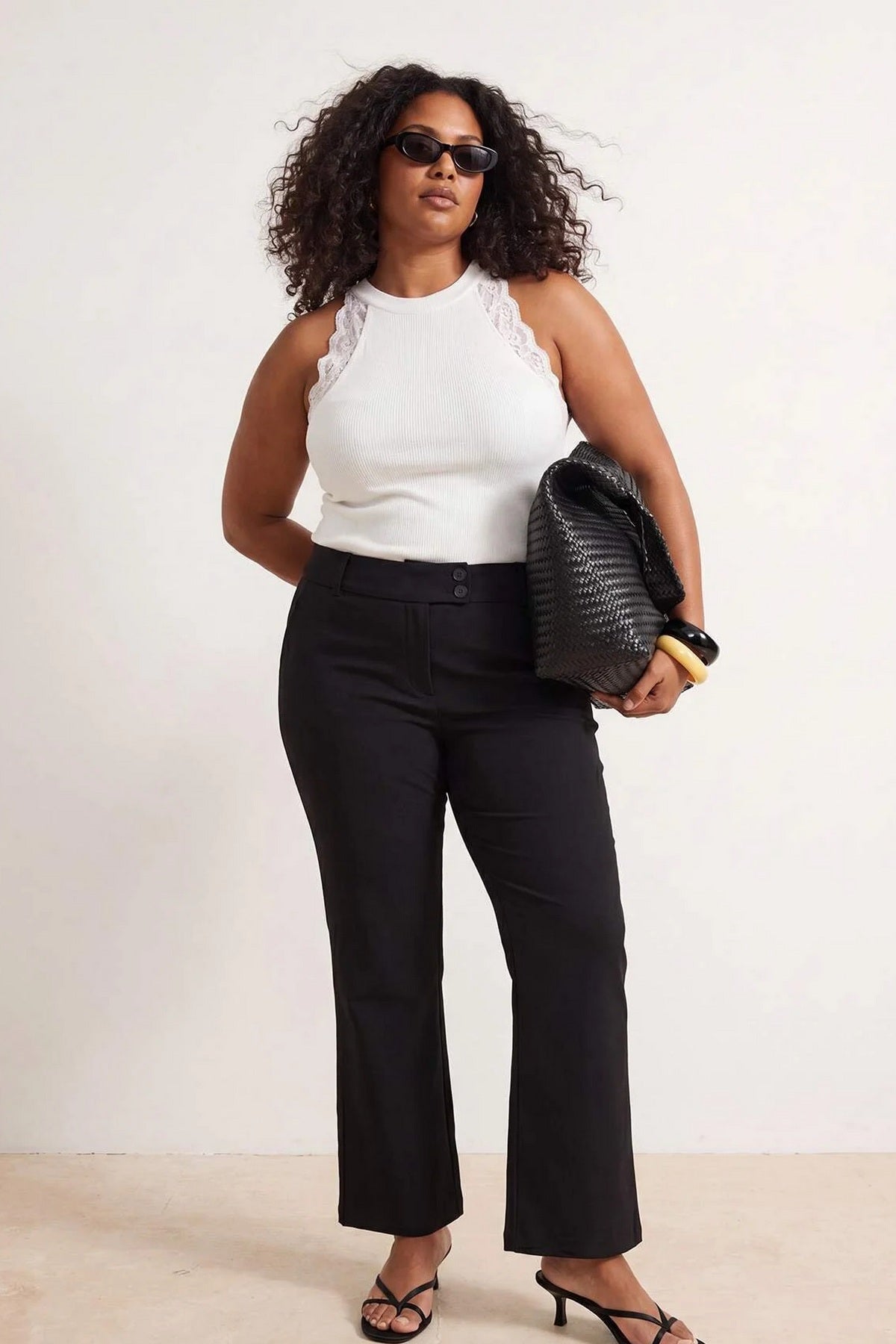Pantalone TBBSS26AR00053 - crna [djesi-src-ef177f2f41a551be0479a833f863100f69f7251ce46555c4fbe063c296b6fed3]