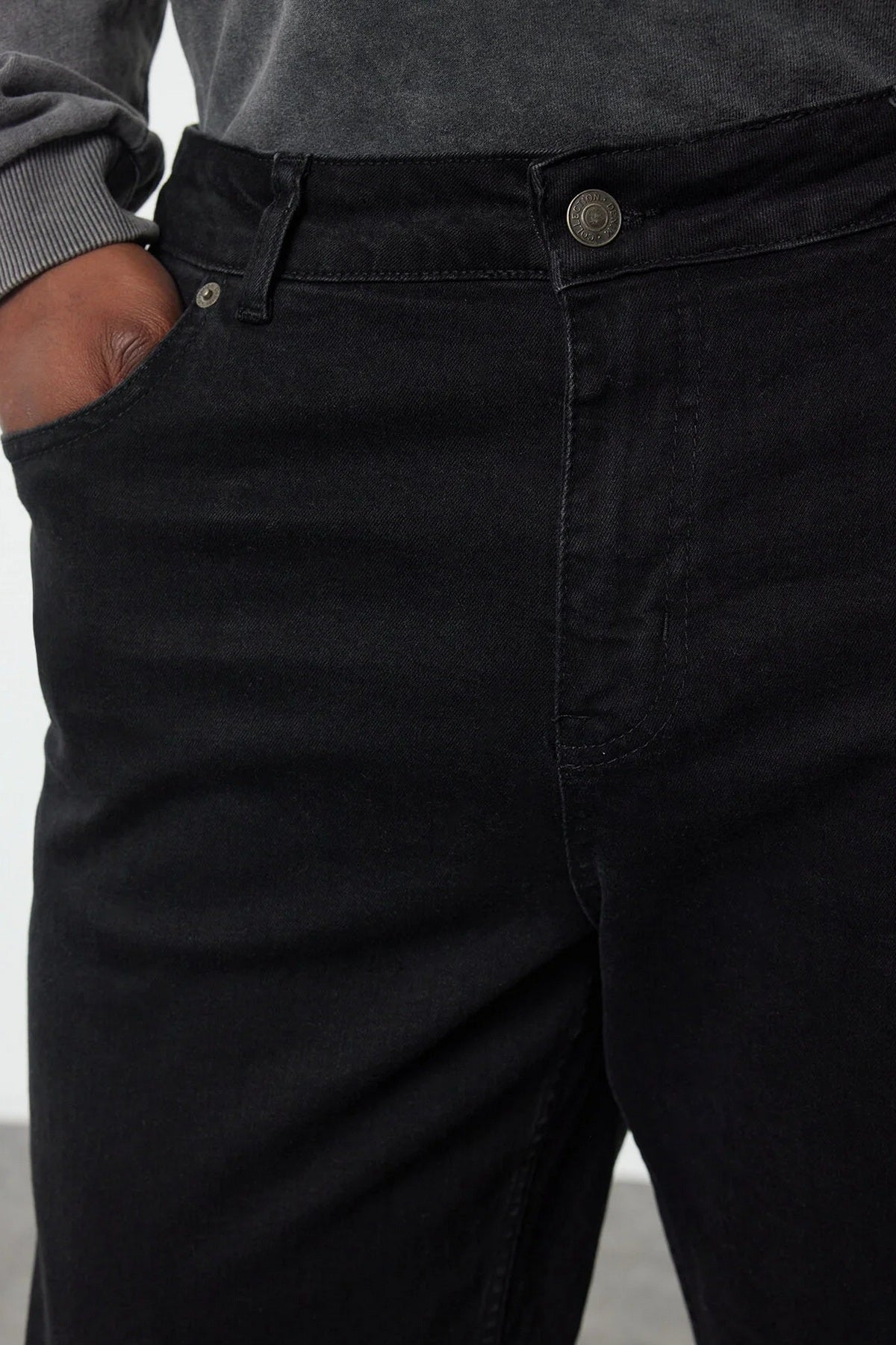 Jeans TMNAW25CJ00000 - crna [djesi-src-66813cdee6689eeb72b348c98a5abecd1ca714a9ebdd7a30b0be0dcda29d8aec]