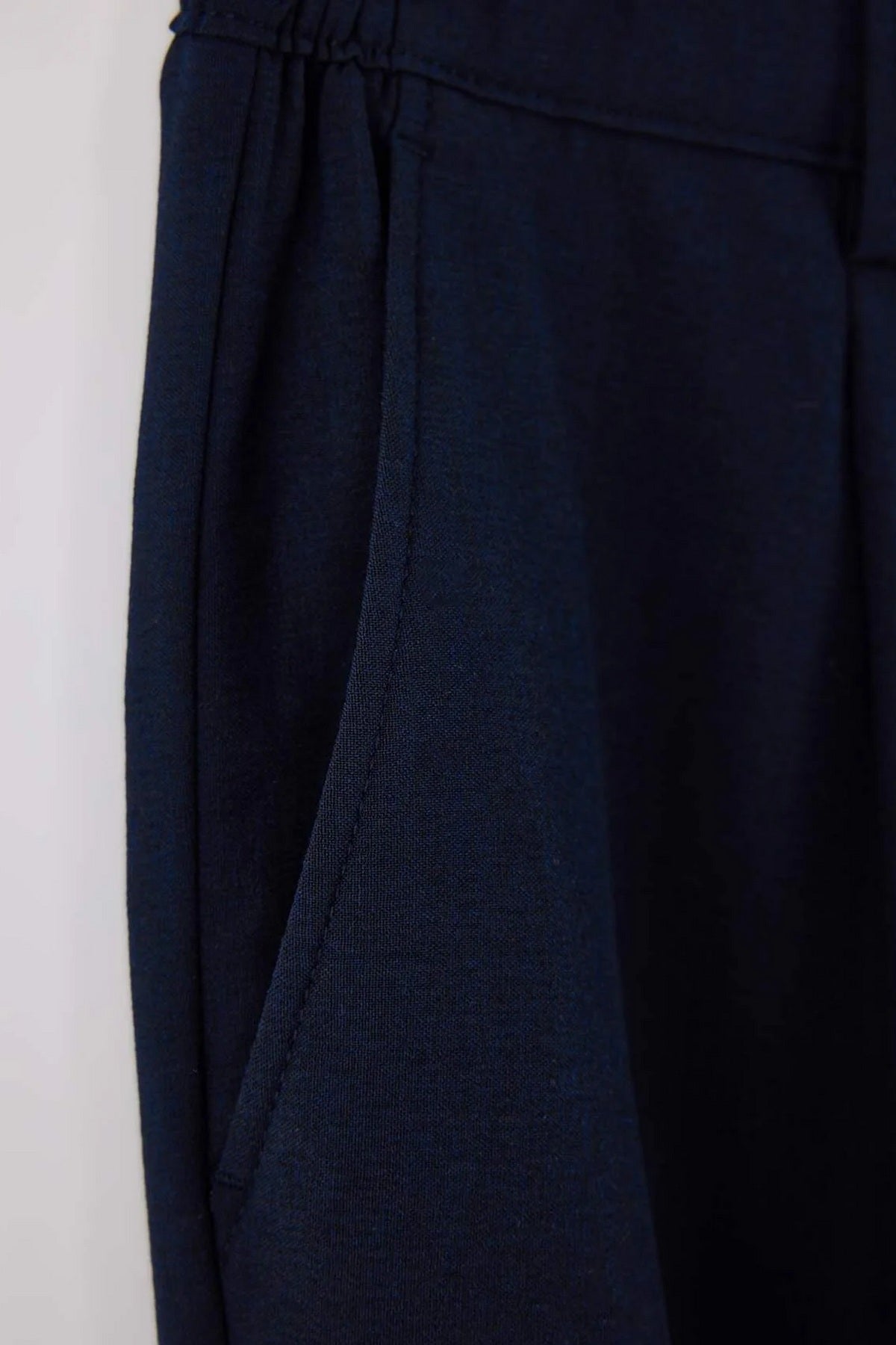 Pantalone TMNSS26PL00005 - teget [djesi-src-8214dbd7b908e1f92e36f7286a95b1dfc01a157b532ef93540308a7dd39c51ae]