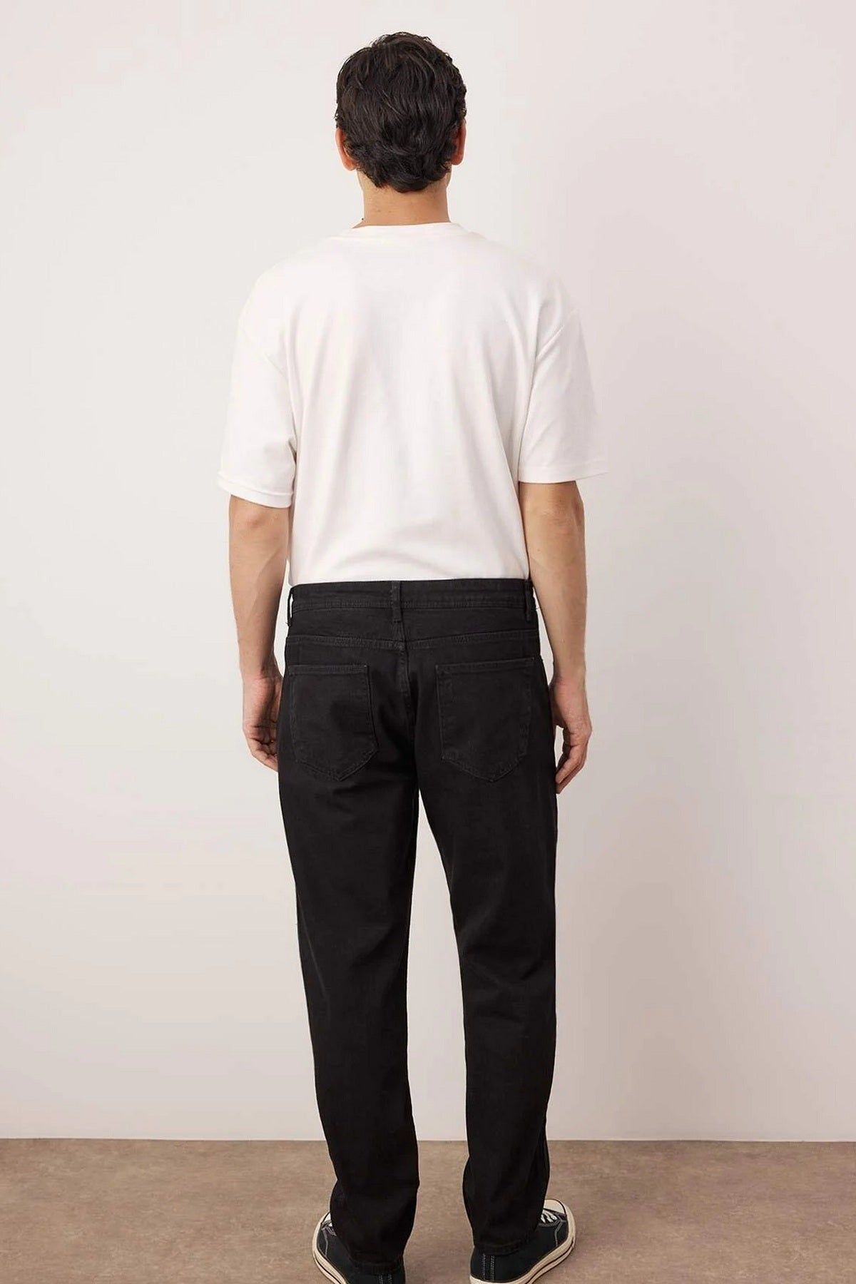 Jeans TMNAW23JE00076 - crna [djesi-src-8754cebb5dd014c15a7830e2016f28913b18f5336f7e2dd97f354464c544f708]
