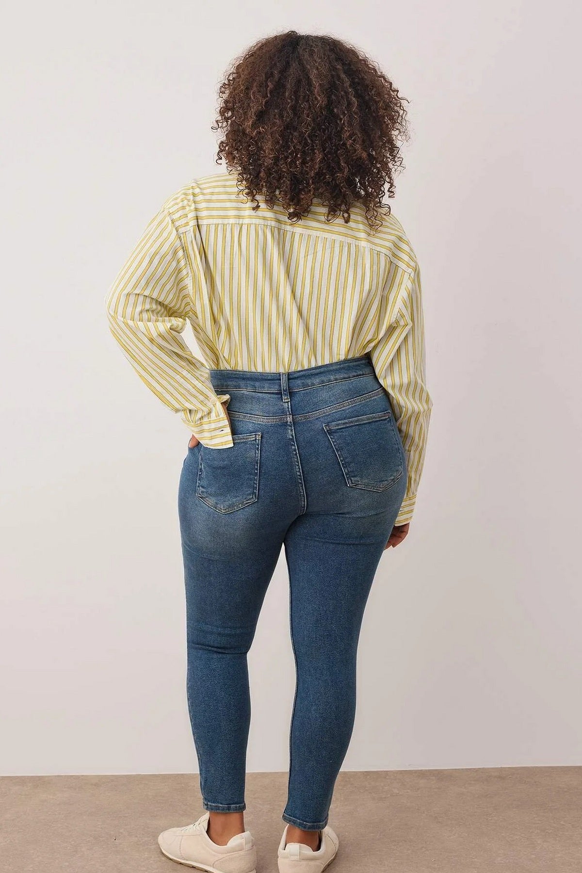 Jeans TBBAW24CJ00048 - teget [djesi-src-cbeead846505937d6289fa7a59651d6cd165332060079310f1a81a897b682be3]