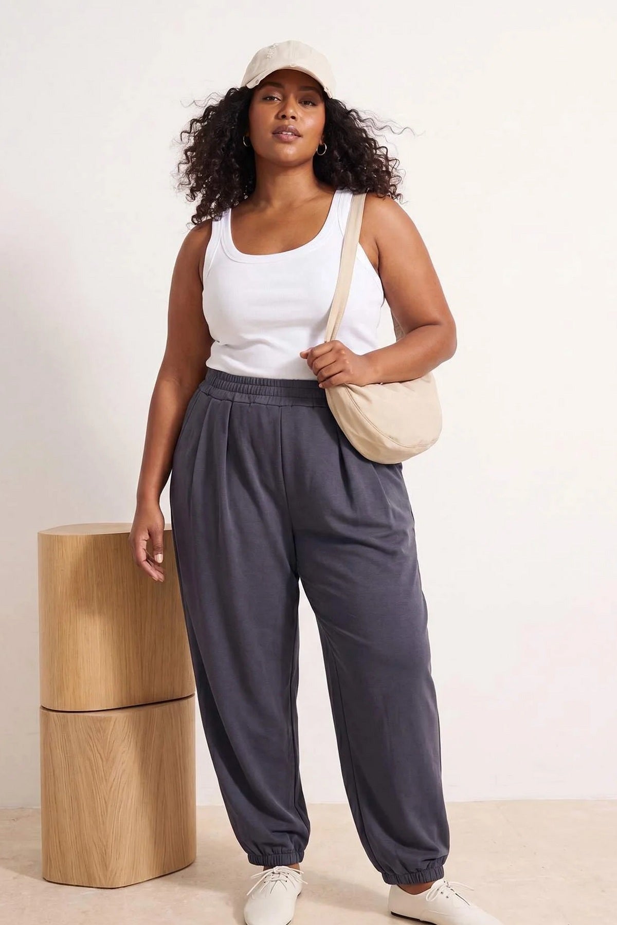 Pantalone TBBSS26AR00052 - siva [djesi-src-d56a65b266bcd7dc64d2abab63f8cf90e72dcd25a6f92295fd9531d6897a8abe]