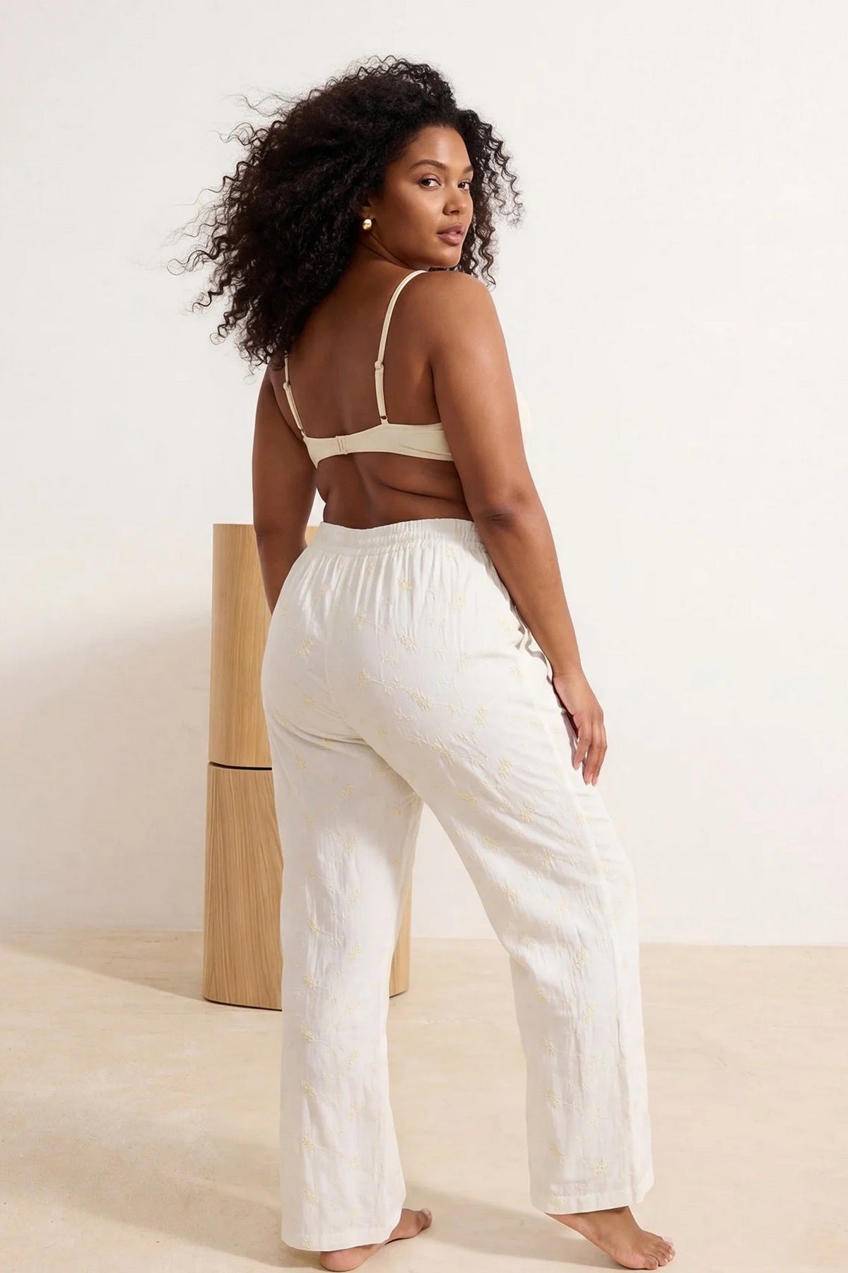 Pantalone TBBSS26AR00011 - ekru [djesi-src-be8e975f4ba76534c57d12e32b66c9af98646a7d1c0ea14c3f27aba023337c2c]
