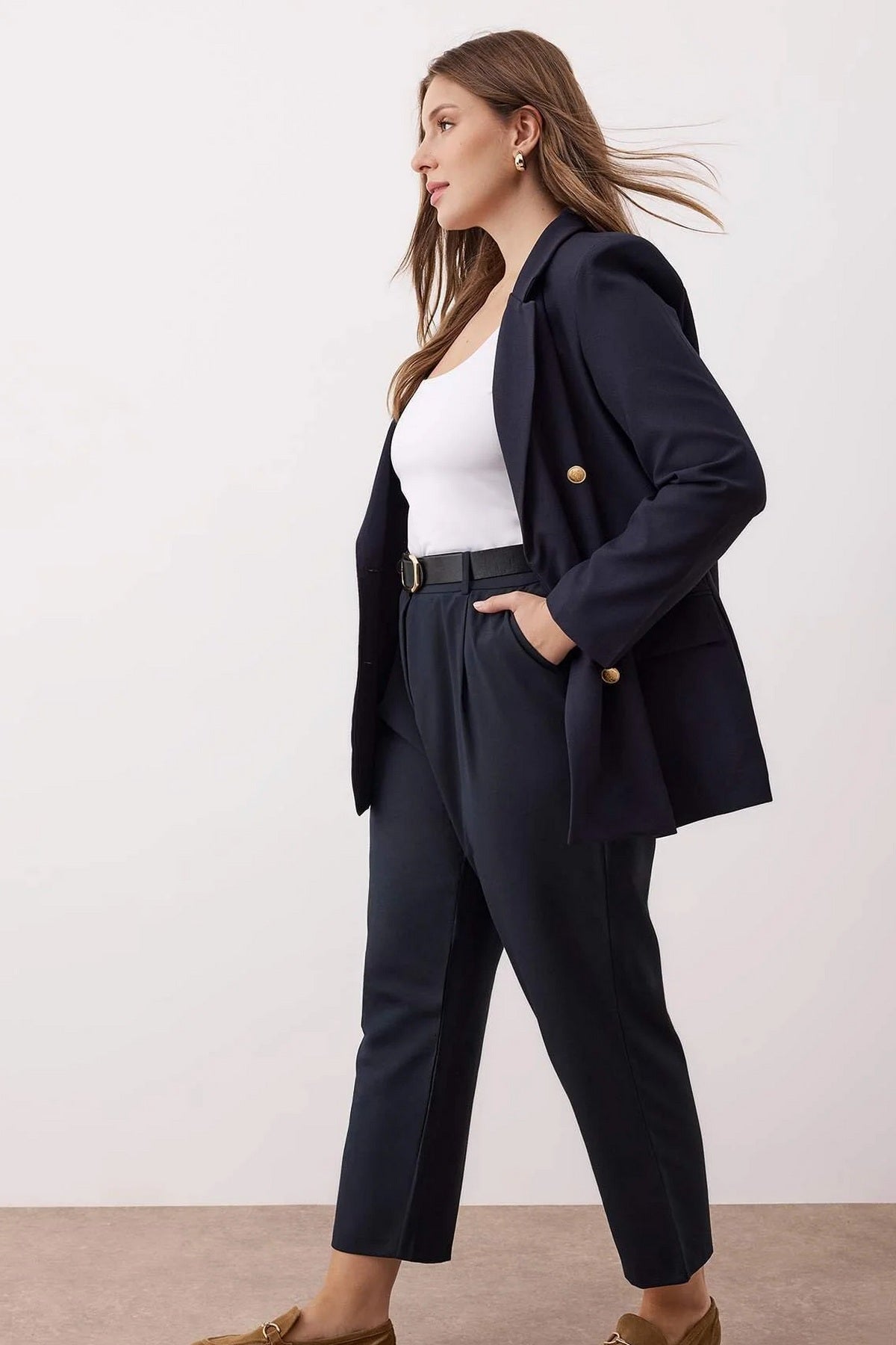 Pantalone TBBAW26AR00012 - teget [djesi-src-222c4c3cacbb71952b8d9329f925249e87dc0a690fc67f015801c3c8bab226e8]