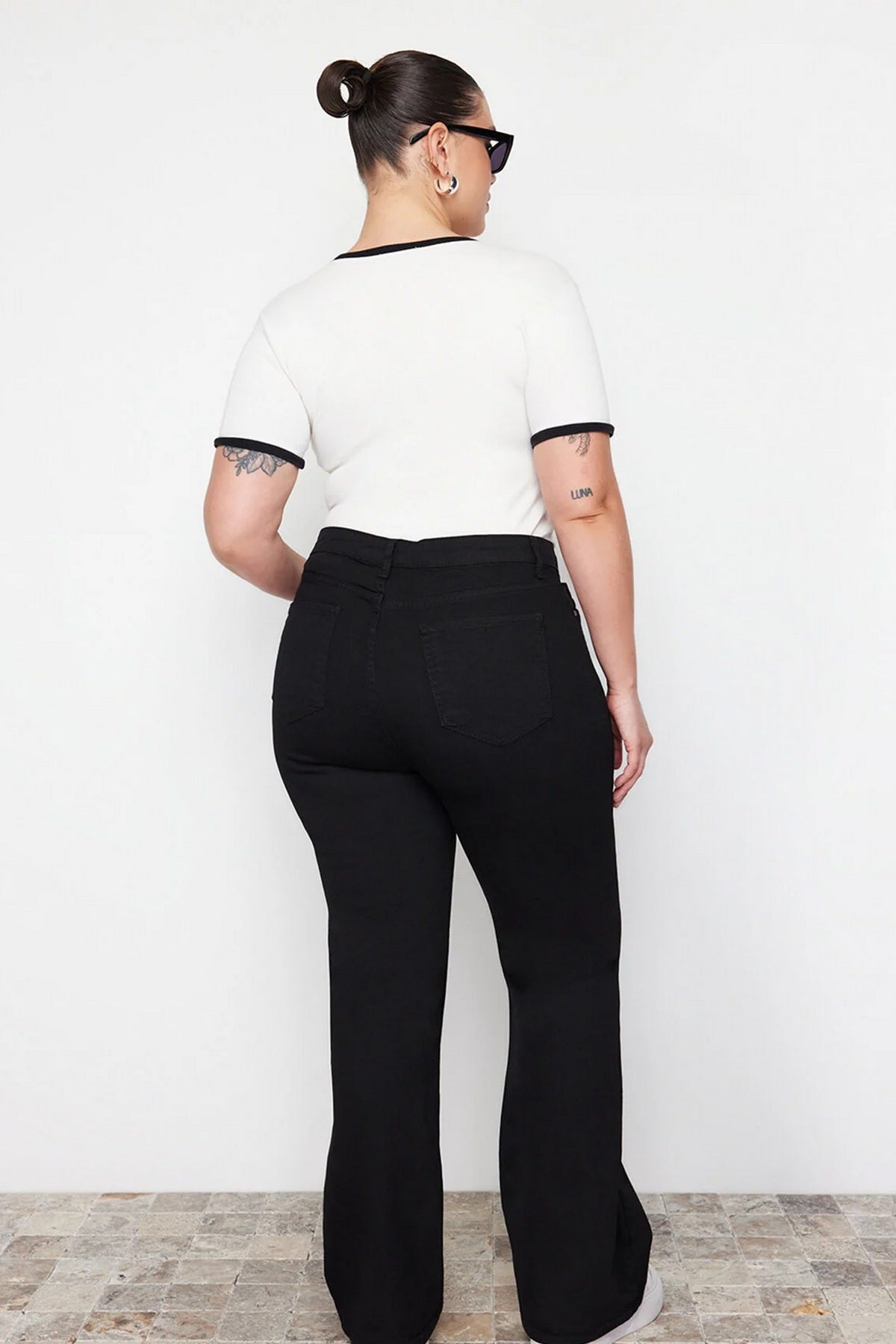 Jeans TBBAW23JE00001 - crna [djesi-src-ee88e219141bcc89b531d50dfc6693cd748275b4d1b51f12b0ed71cd20a9191c]