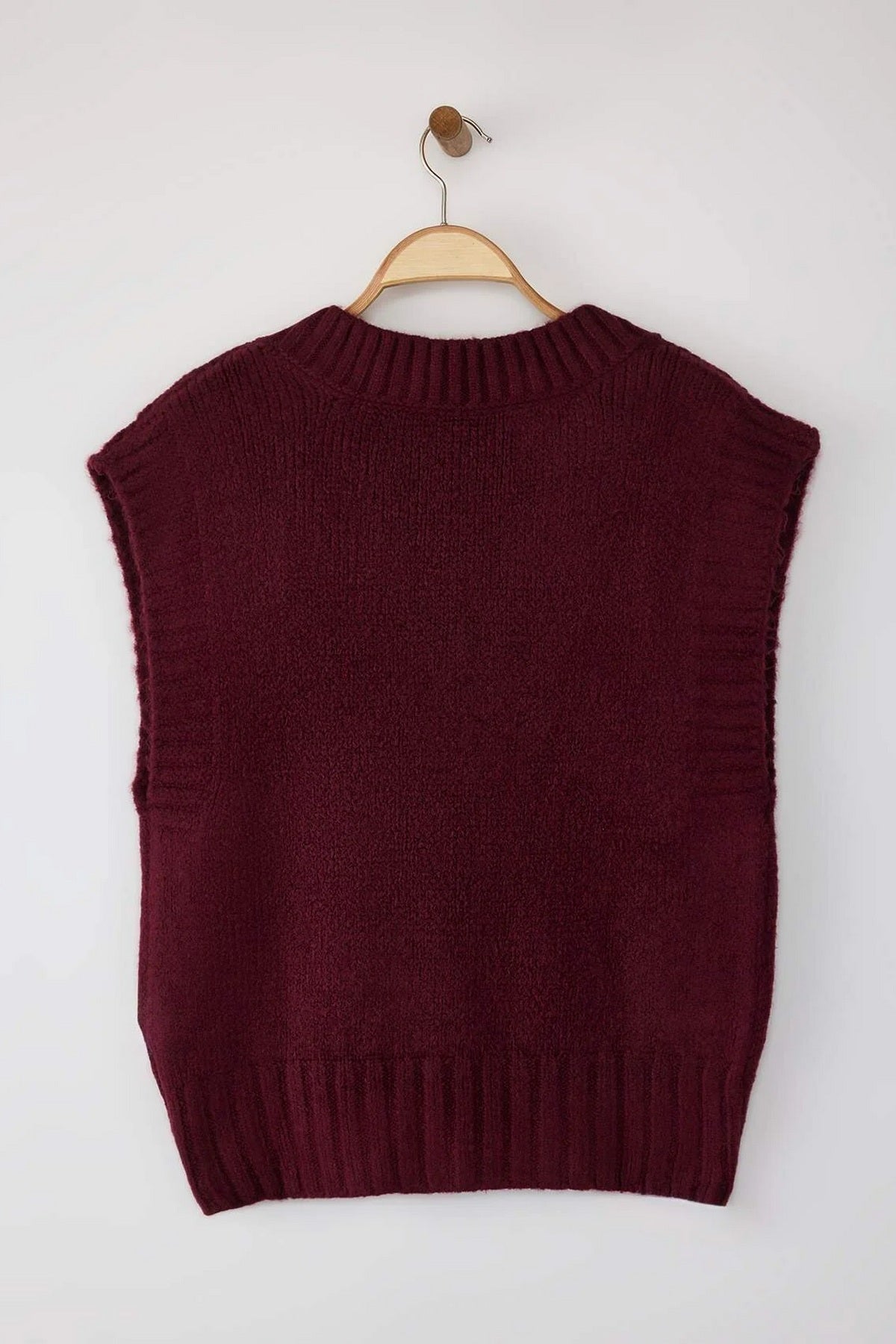 Pleteni prsluk TWOAW23SV00149 - bordo [djesi-src-a8c20a3f2c69adec2807c10d4b91902d44ac64933063e62ae575170824499bd6]