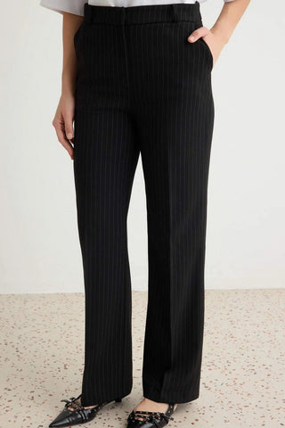 Pantalone TWOAW27PL00124 - crna [djesi-src-5056898b7a8b63245f690102bc3d0fde36aa039ab2d5456e0bac3bc12c369d05]