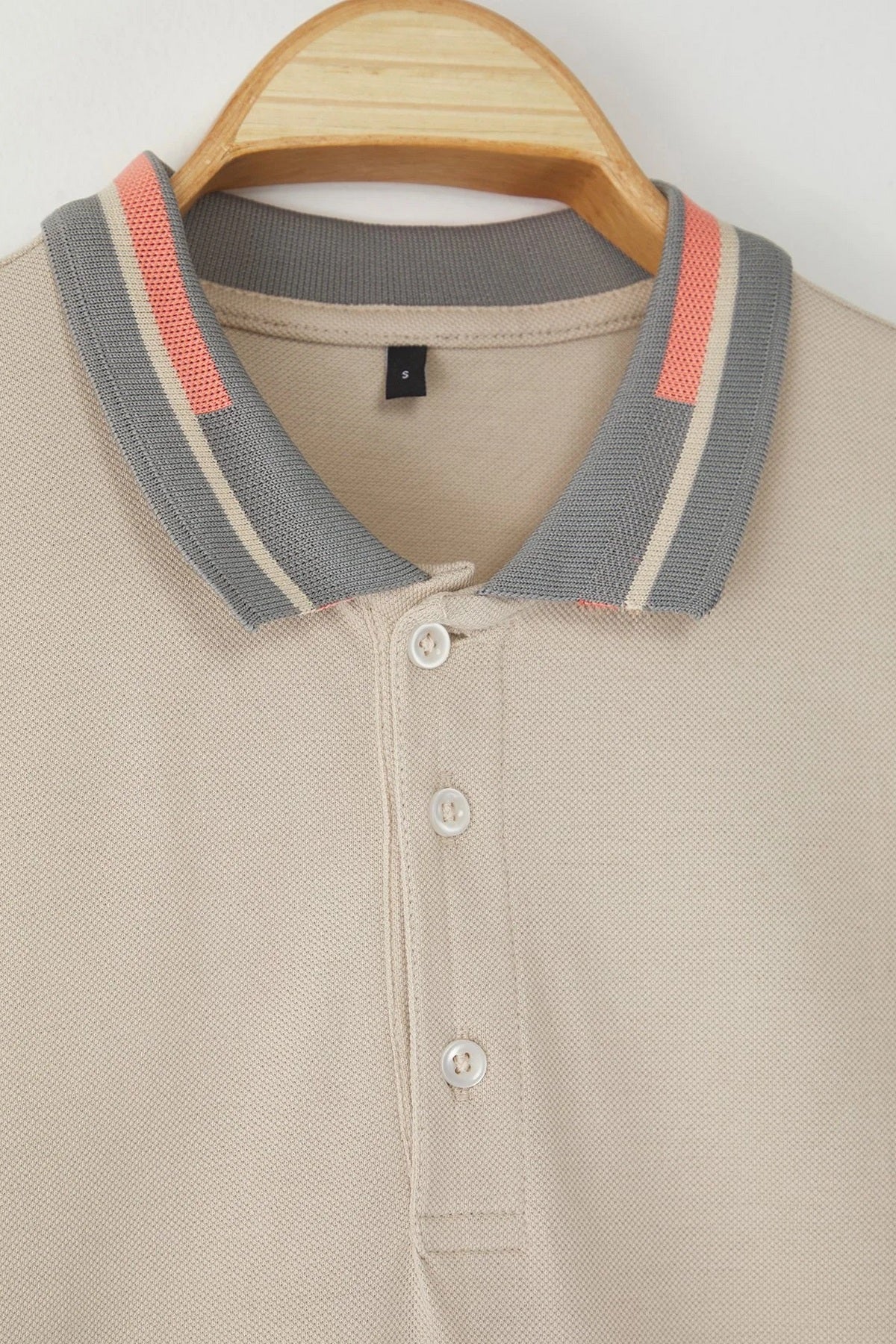 Polo majica TMNSS25PO00048 - kamen [djesi-src-5e36c46be60659d4a4b2e289592304be5b043d8d48ae7a74f2b9475d817b3d09]