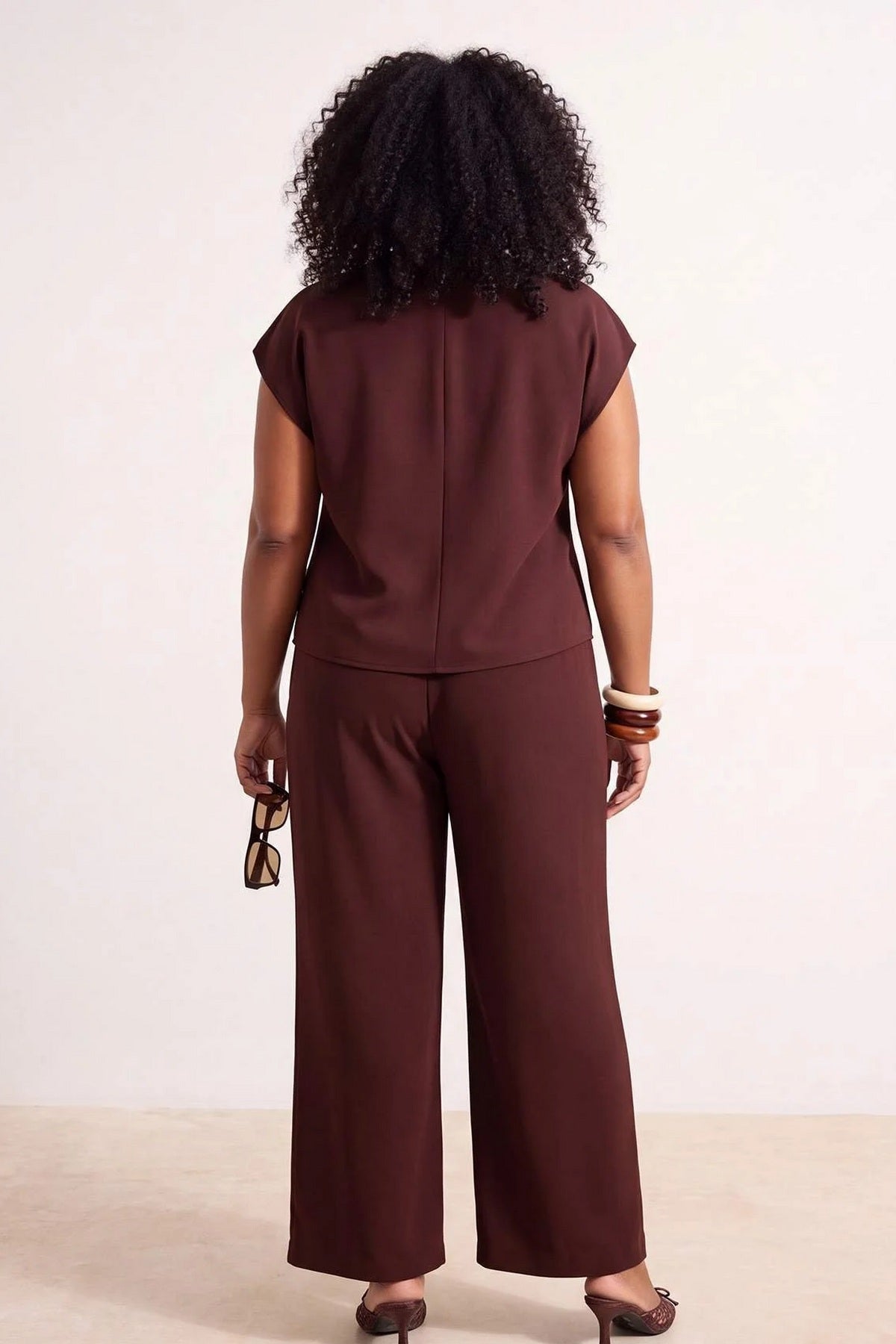 Komplet TBBSS26CP00043 - braon [djesi-src-ea2661a2a1a7c27026b18afce012e2313ce6ed9ea544b1fa5e68c55449a30b13]