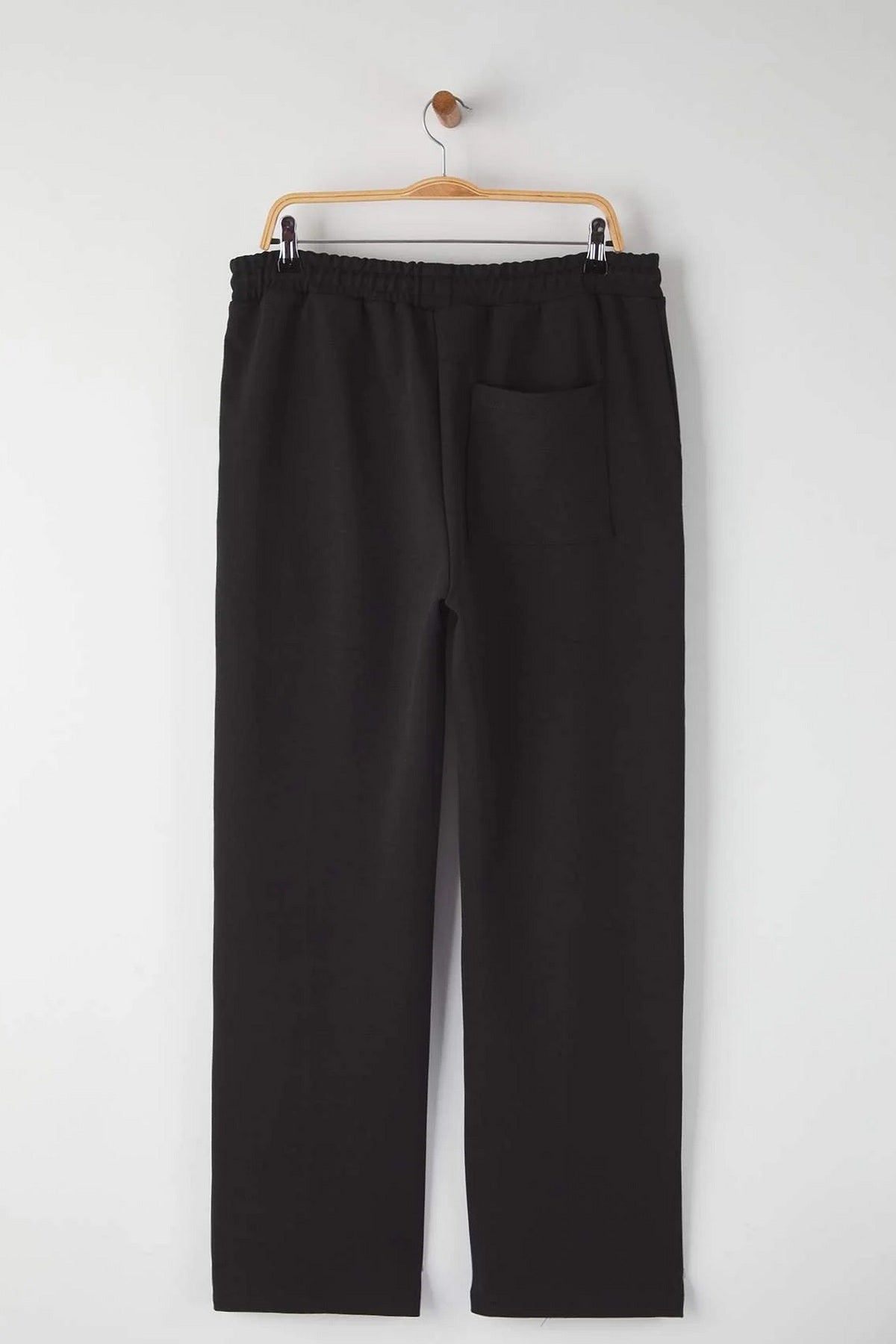 Pantalone TMNAW26PL00002 - crna [djesi-src-02be3f859ca9bc350cd8b1829c21115c888e34819b6cd0686cb13c81811d0923]