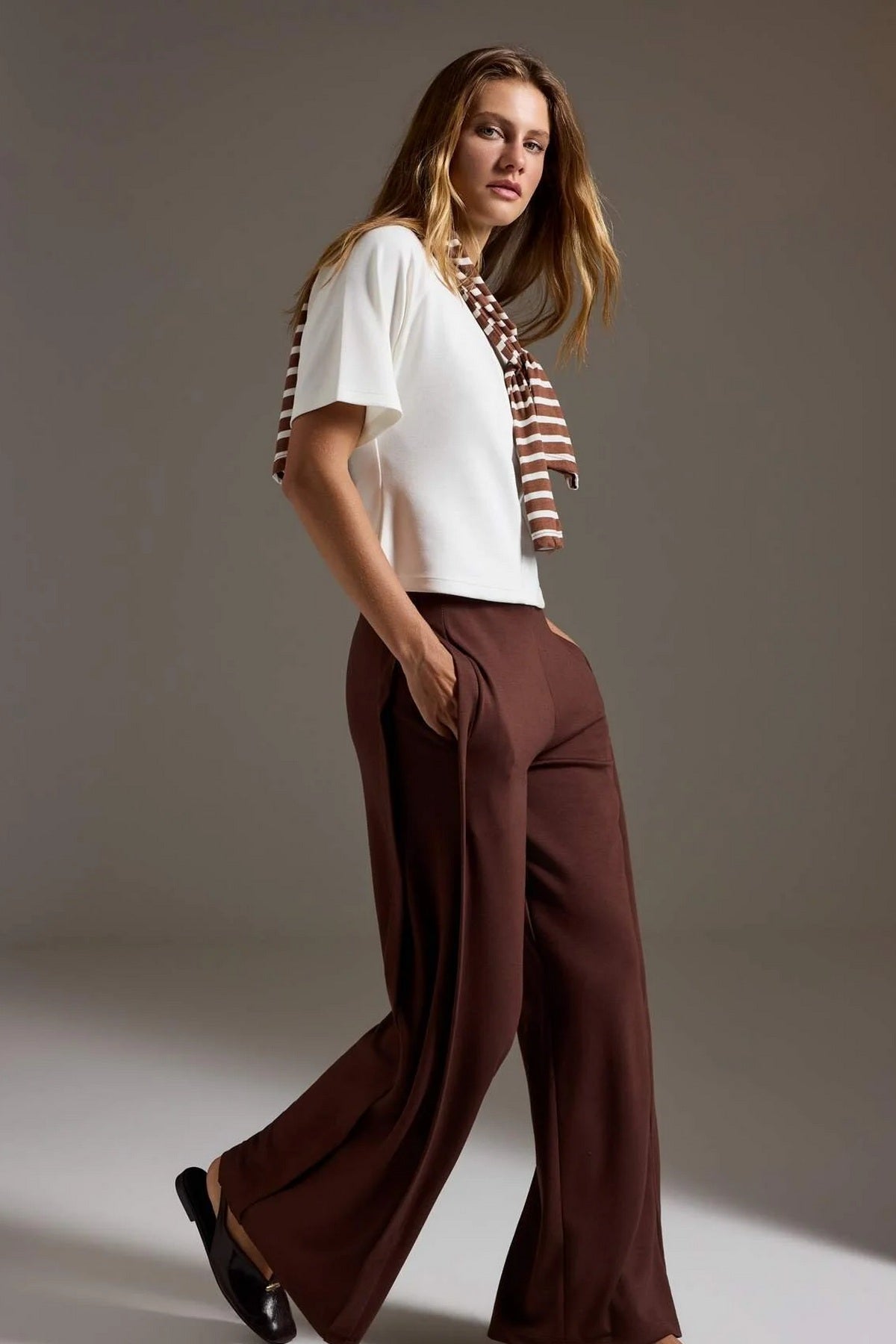 Pantalone TWOAW27PL00068 - braon [djesi-src-9d8763b0a9a93ba53cf8ed541d54499ebd6dc9ff3693d0a120d0b26d29abd1e7]