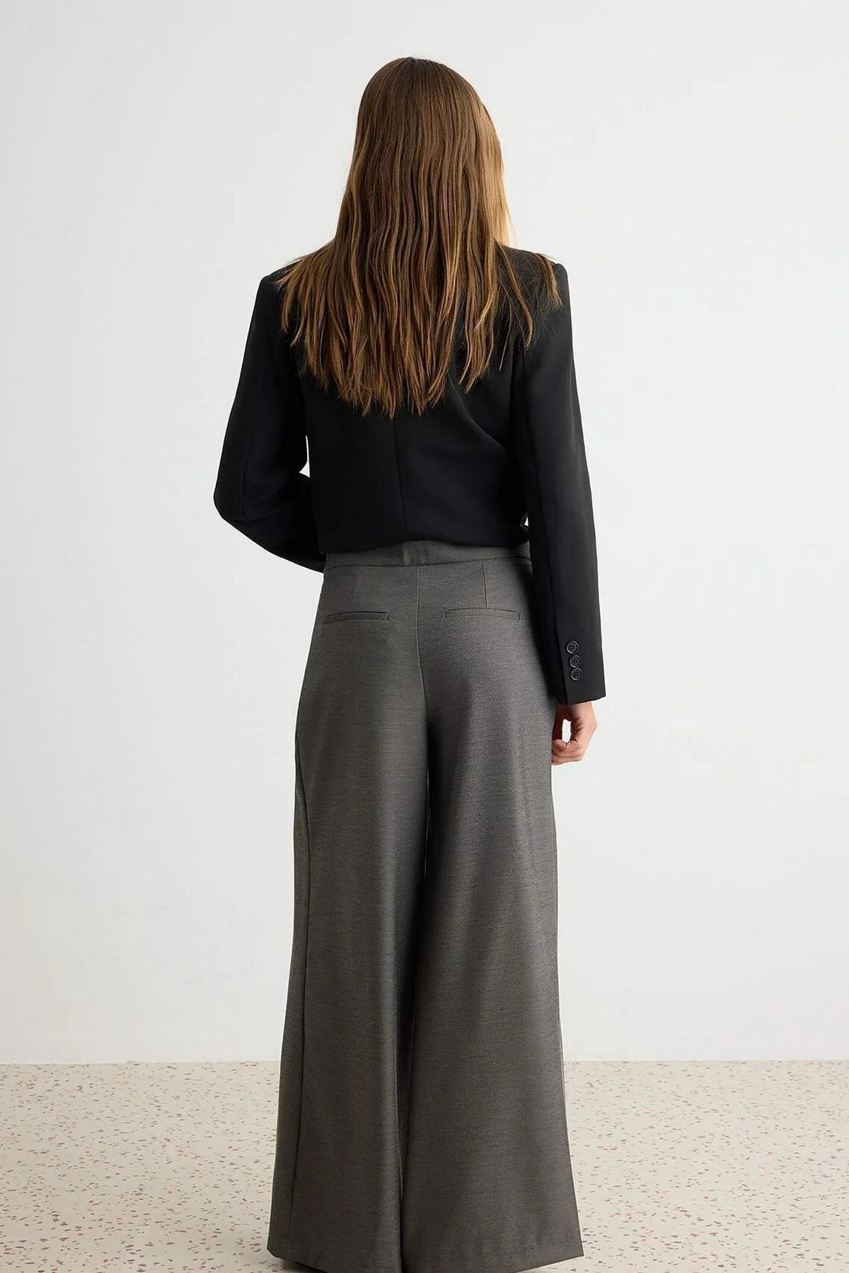 Pantalone TWOAW27PL00089 - siva [djesi-src-e2282059b37fe1ddce42067618c6dae7c191a2c3a8ef10416a59c2df9ca5c504]