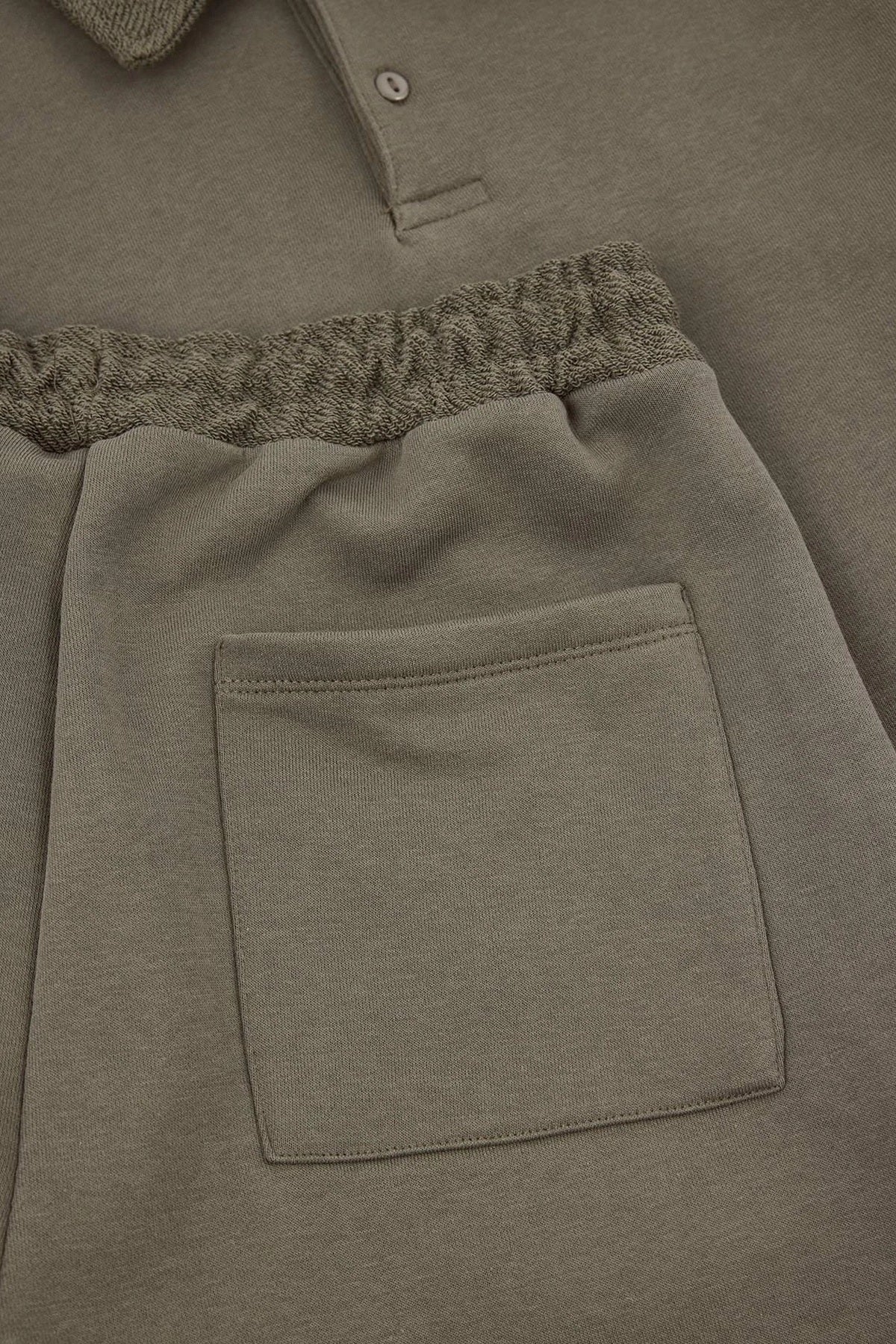Trenerka TMNSS26EM00001 - khaki [djesi-src-a2385be7db7e66f54dc7c30136bb3d5b1e002000ccfa218b47b331670cfaa7e3]