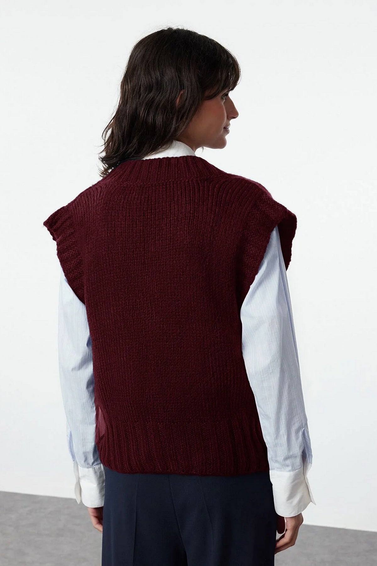 Pleteni prsluk TWOAW23SV00149 - bordo [djesi-src-598e47453f16b924c2c5012a28693aff864fd52e6e6124120147273cc14d062b]