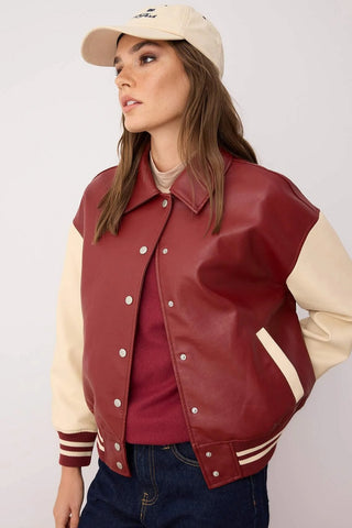 Kaputi TWOAW26MO00006 - bordo [djesi-src-39189c2cf0f4f1124af4101b6319b37a0625bb79a2b3c8ff85b7c62ecccdc154]