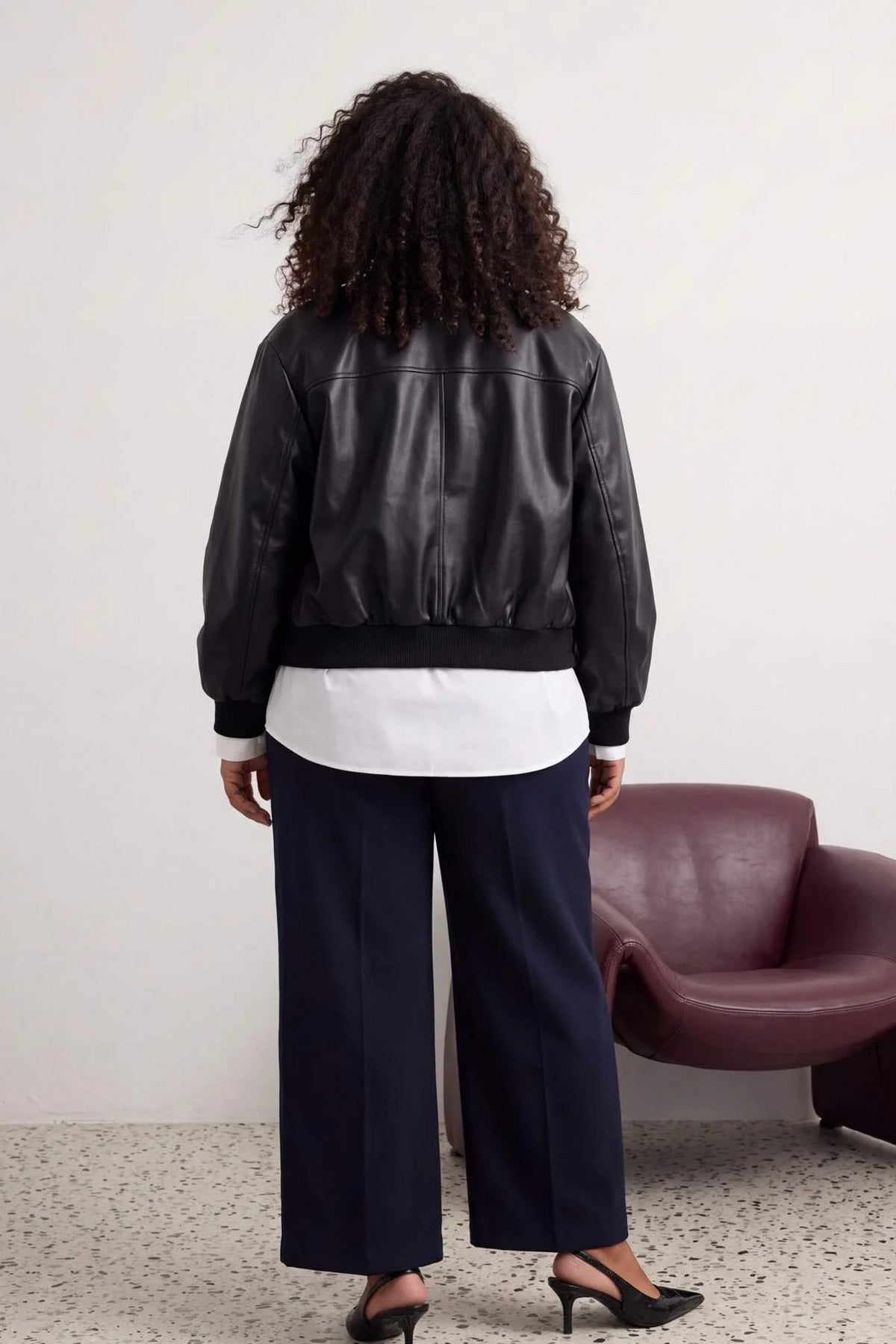 Pantalone TBBAW27AR00023 - teget [djesi-src-cf7b8cbcce748186f14ea83ea85edd021bce81ae0c3911c3cb1d1c8e0606e7d6]