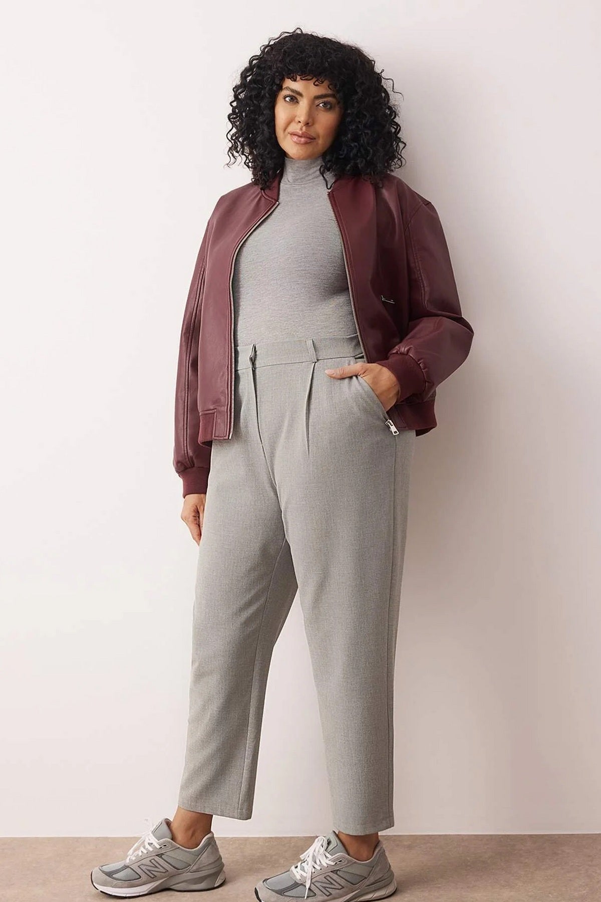 Pantalone TBBAW26AR00012 - siva [djesi-src-0b4e298ed55bcfc677fd98b9fe8f8b4460f9929a86109689735c0a2db98d0237]