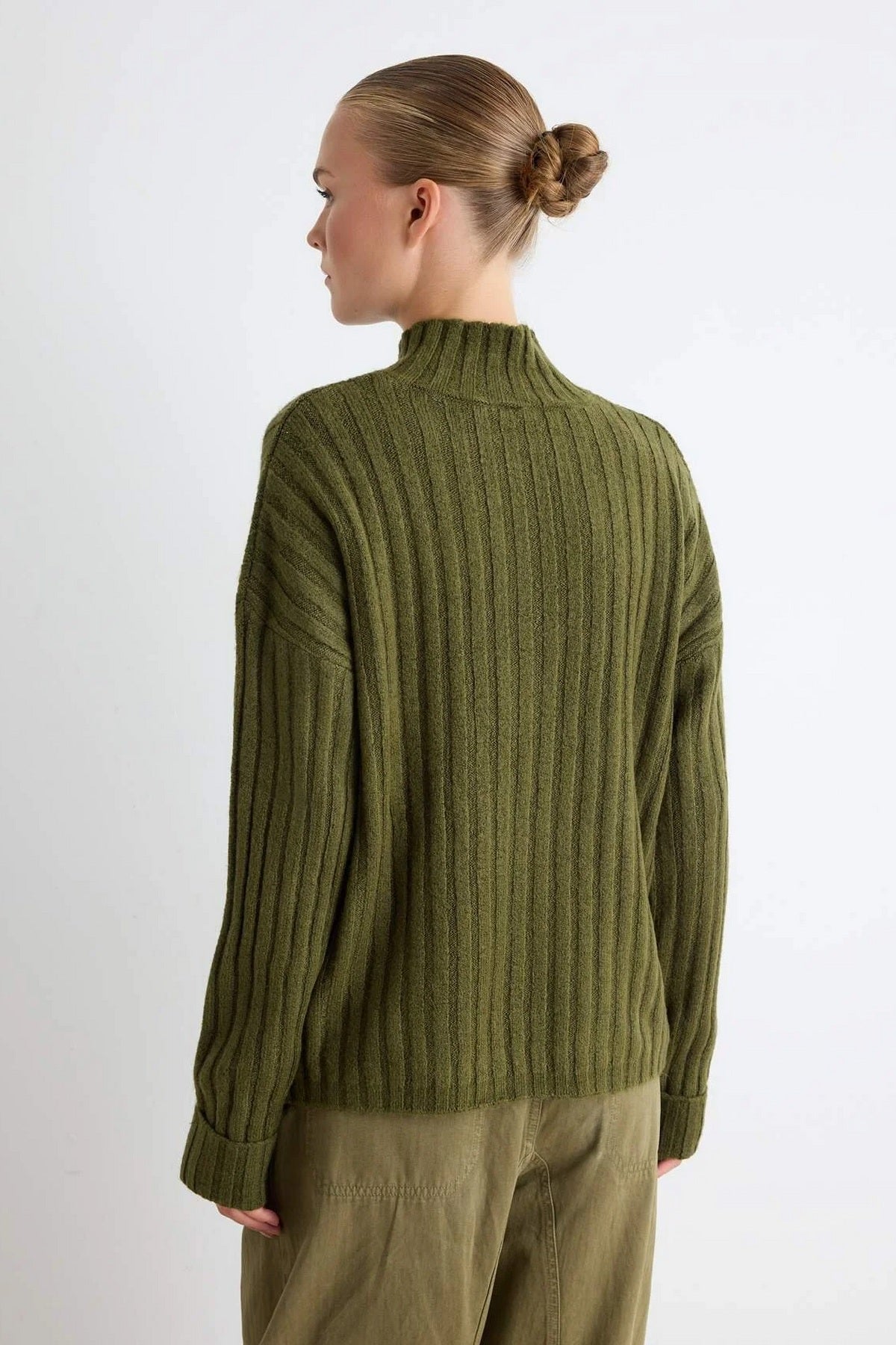 Džemper TWOAW21KZ0783 - khaki [djesi-src-f641f11a51c2753dfa70ca5b1aeca7933d110342575785963f2de86e14d45a48]