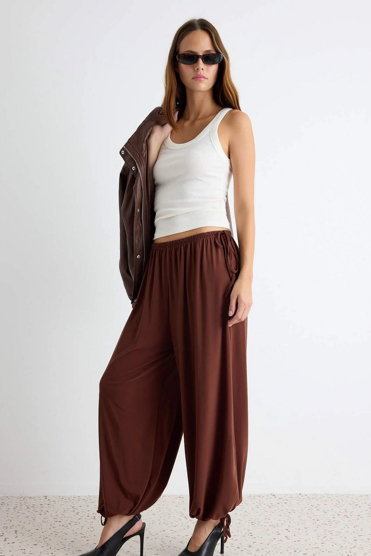 Pantalone TWOAW27PL00098 - braon [djesi-src-701271f1348beae3a8dcccc05a55c2b1b48a9fc591c31c320dbec8f48e71d5ec]
