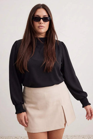 Bluza TBBAW27AF00032 - crna [djesi-src-69280ba21f002f22e23616be55c1a265f95f6581966db6c2d63075ba77c32df2]