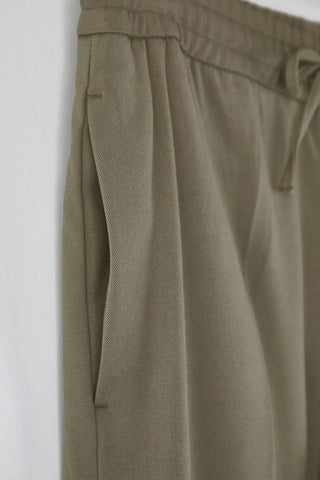 Pantalone TMNAW26PL00010 - siva [djesi-src-f6e07eb978c9de080c2e22670178291cdc5b76e7c550db24a52f901c83c9357f]