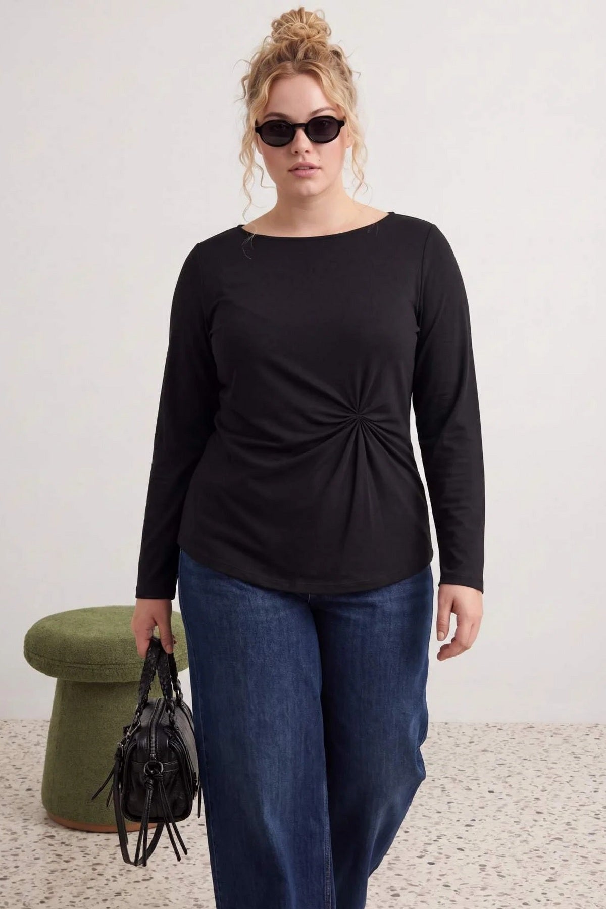 Bluza TBBAW27AF00099 - crna [djesi-src-3c8c11238fa5ca6b4cd78bbdf0cc3db3c83967b4cbc345dde82f42c5acbf61cd]