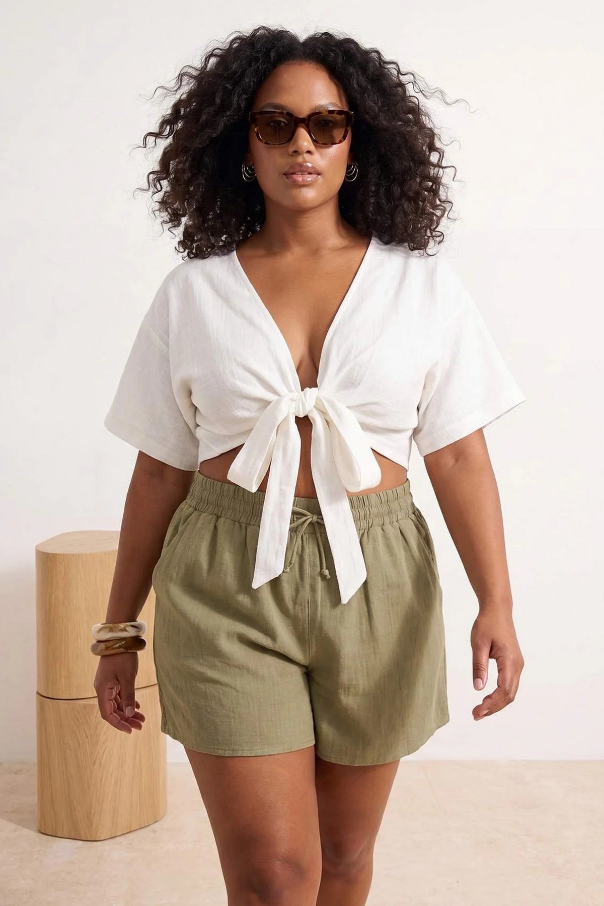 Šorts TBBSS26AP00005 - khaki [djesi-src-3ce0606dc8f5aee09b9ce1254e29b4f1475a4864da1edfbbbc9e64ade7f0aba3]