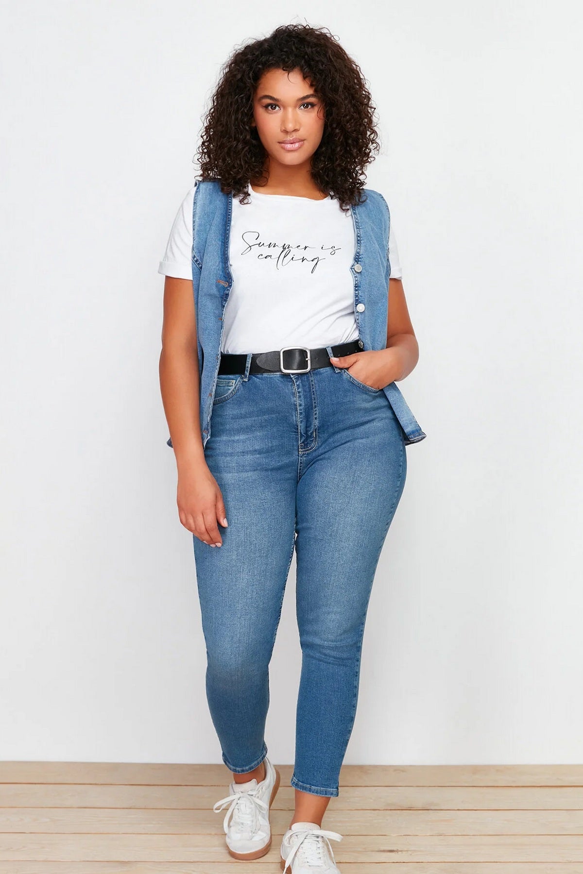 Jeans TBBSS24CJ00027 - plava [djesi-src-d4d77035b0c769a66ca9a55306b19df5648357d0cbaf3d85ff11688ecaf509e2]