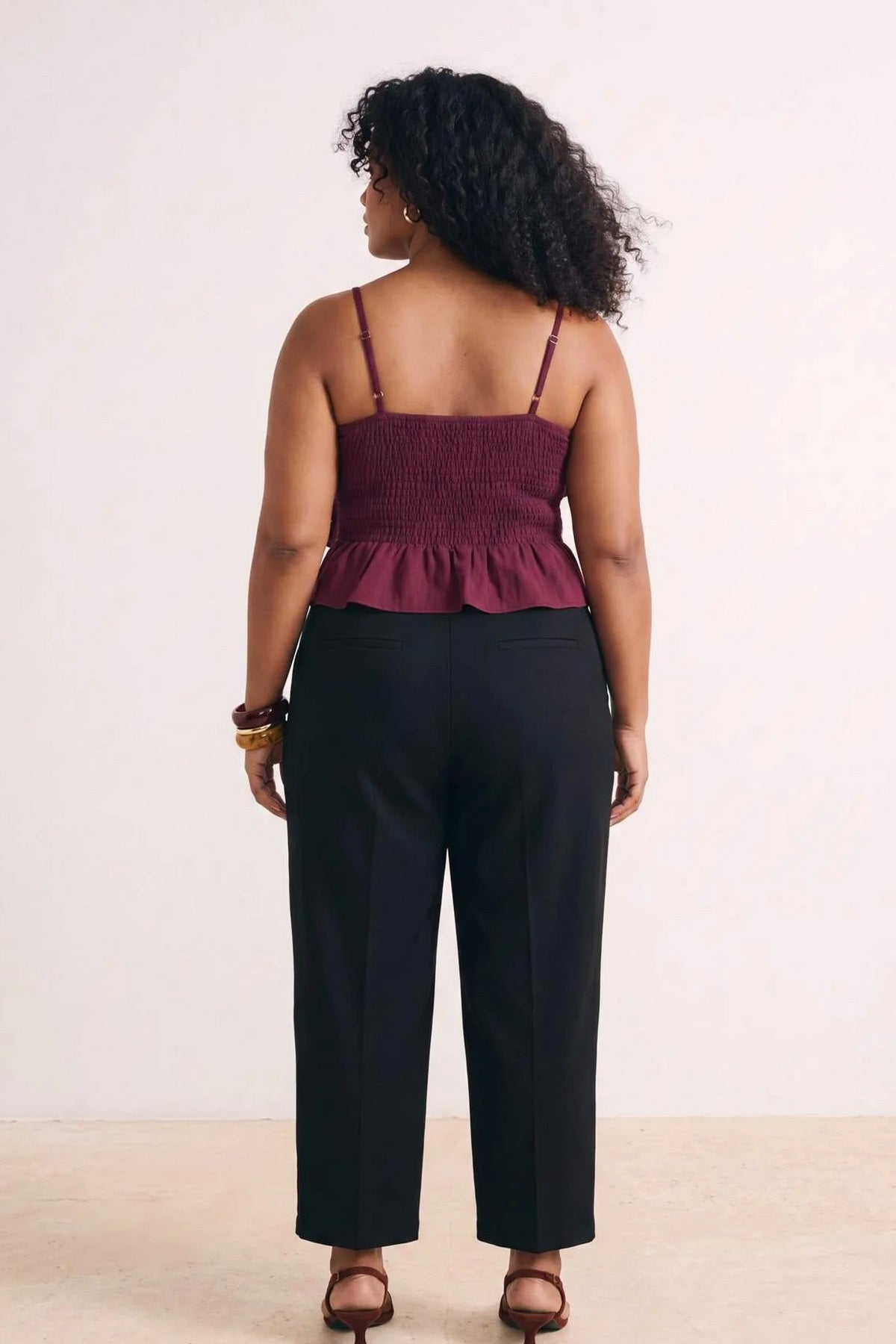 Pantalone TBBSS26AR00054 - crna [djesi-src-a0018a99a78c68fe957cb2e503b57fb4097d3d670d3333819858d07b8735c985]