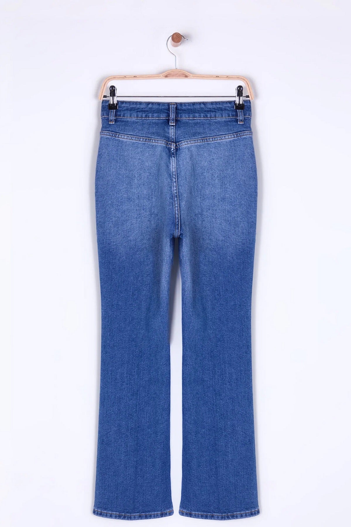 Jeans TWOSS25JE00031 - plava [djesi-src-4d3538b66e6a7bc955a64e1350e5600c00f6cc1bebb2ed13108a5dada5519e28]