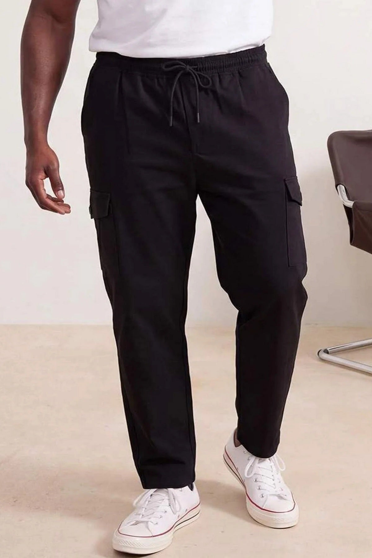 Pantalone TMNSS26AR00006 - crna [djesi-src-62f824416efdedeca5ffd06d158c9d6df04049d672f4ba0763cd1ad70a62065e]