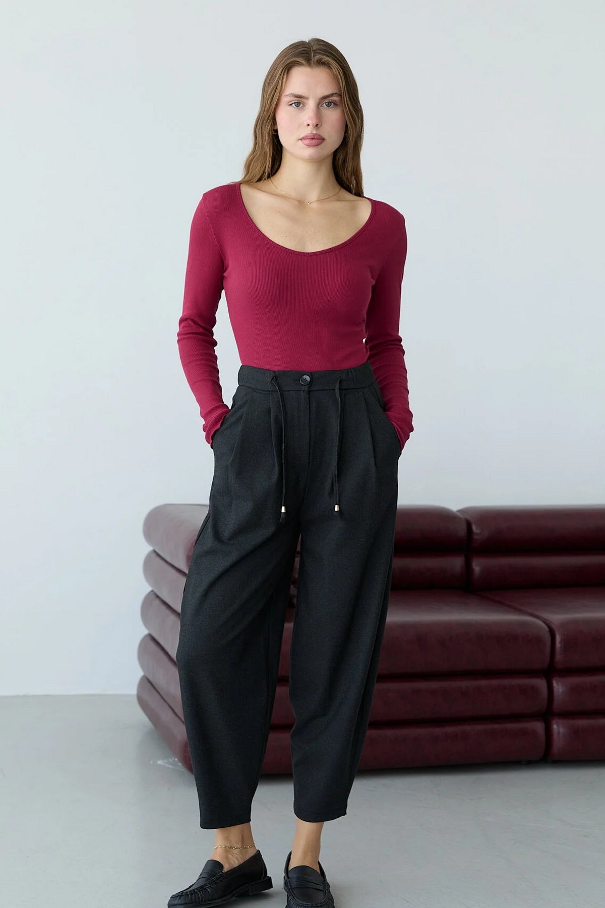 Pantalone TWOAW27PL00101 - siva [djesi-src-2b9cf4f0140c08979a95adb98e9249363356373db786d36310808a9f5feb60b3]