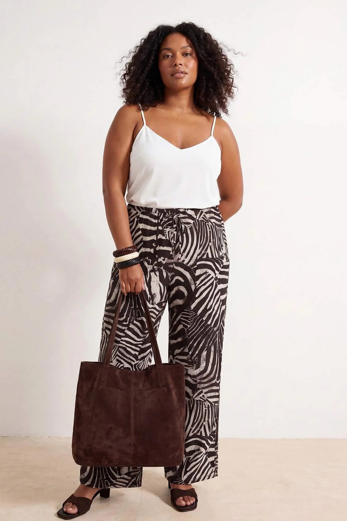 Pantalone TBBSS26AR00041 - crna [djesi-src-914bef32431e52f0ca59fa6979bb9bb368a96e5af5b83561e79ca916d8ecb80d]