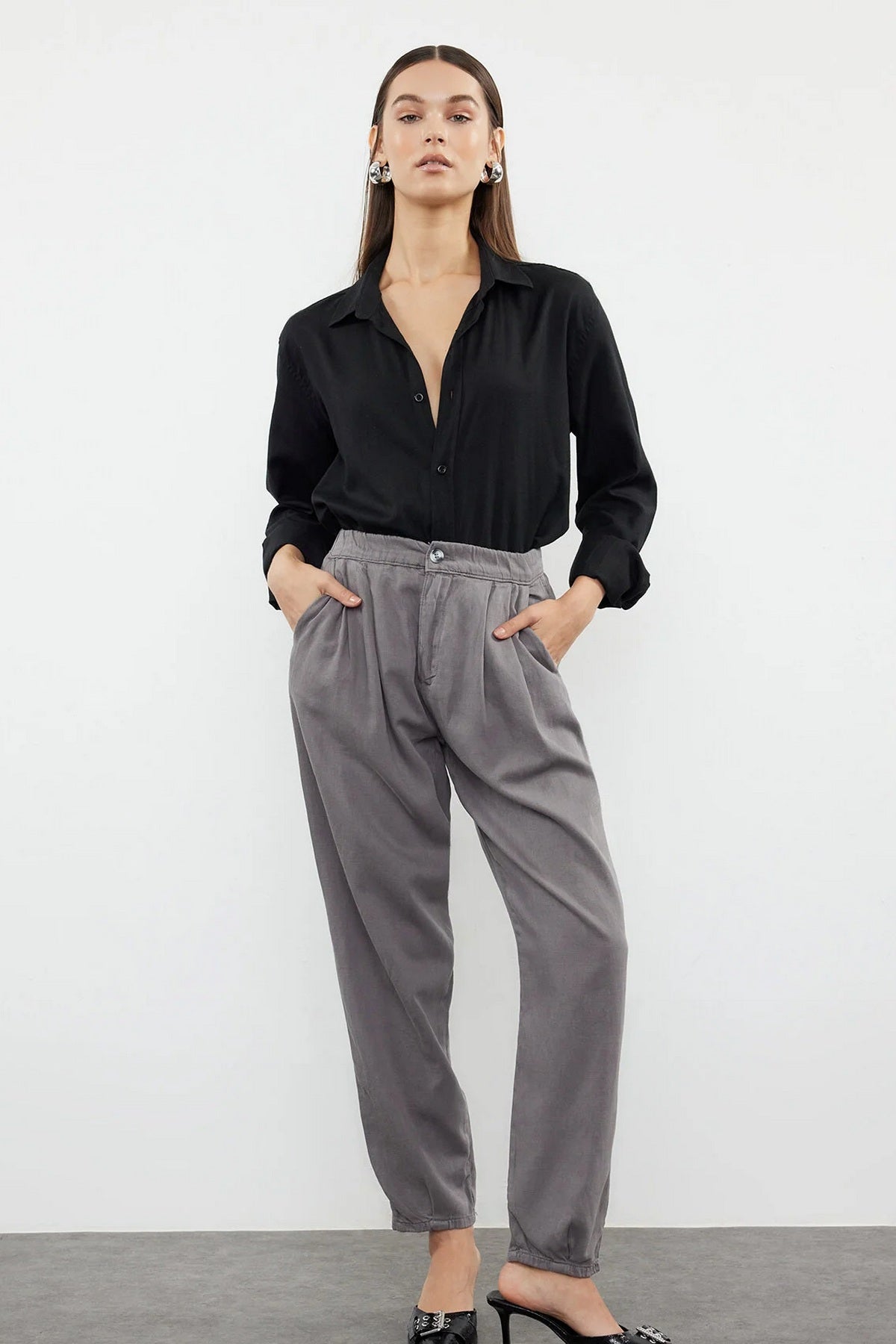 Jeans TWOAW25JE00002 - siva [djesi-src-b68c9c0cb37192d75f0db63745f8c913da7f88a57137f39cbf905feb7cfcc96d]