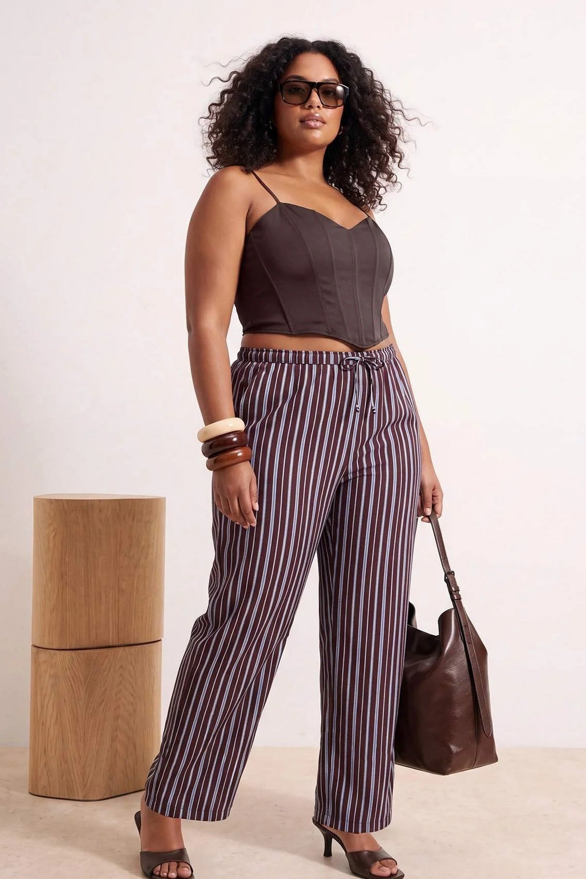 Pantalone TBBSS26AR00068 - braon [djesi-src-f17ebc06786797e33867dd2db3bfd0f36e09723693e49551e5a3fa6d255aa0e2]