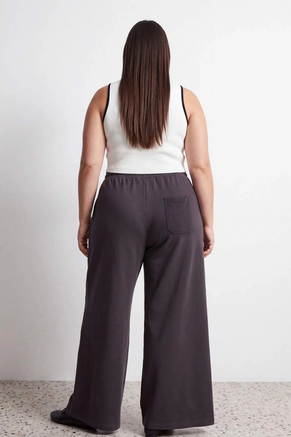 Donji Dio Trenerke PANTOLONTBBAW27AJ00004 - siva [djesi-src-145f425f06f3a4587ee04283a560b7eef1351a0b0e1ef7342f56ef32e0bf52f3]